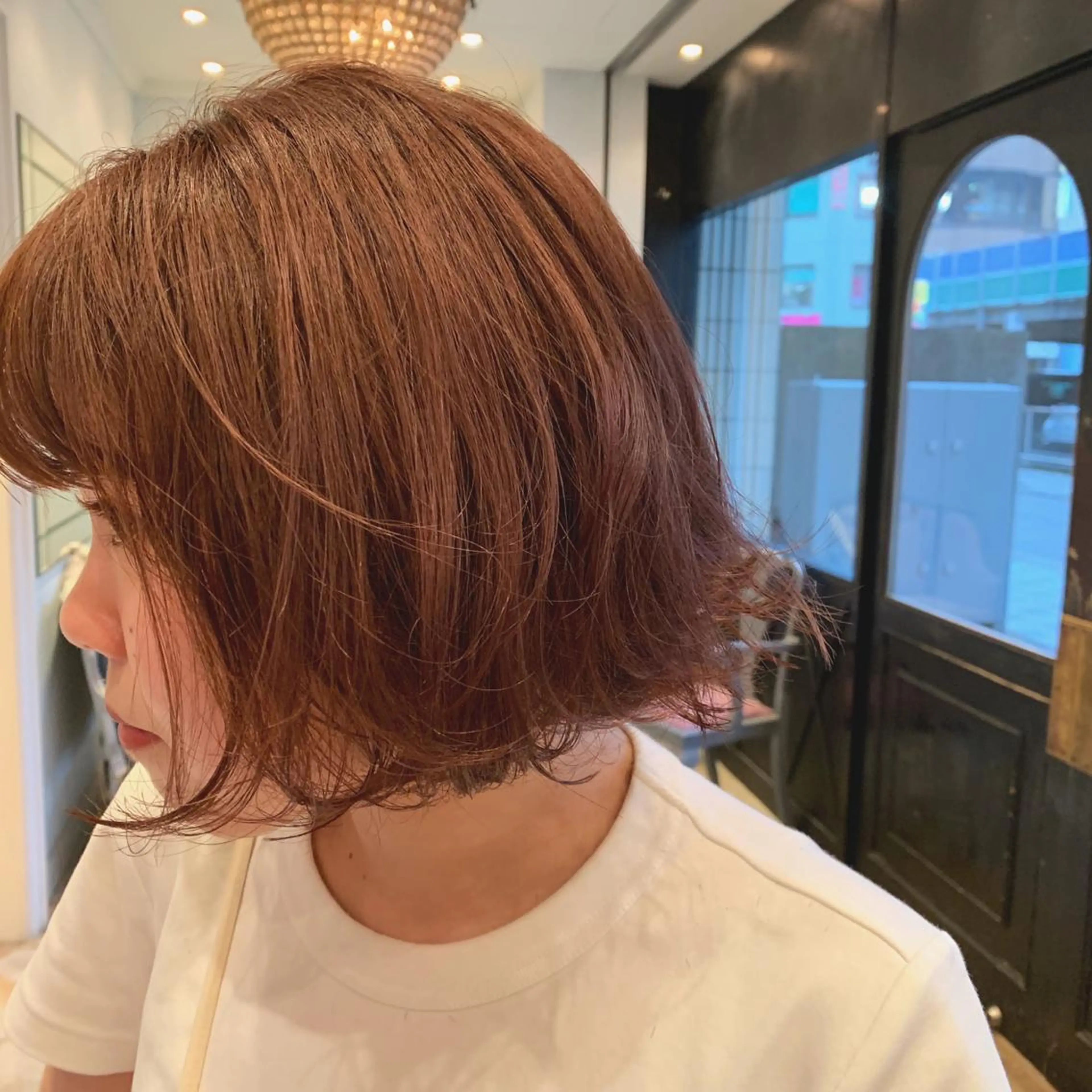 ショート カラー SAKINO． ベージュカラーのヘアスタイル