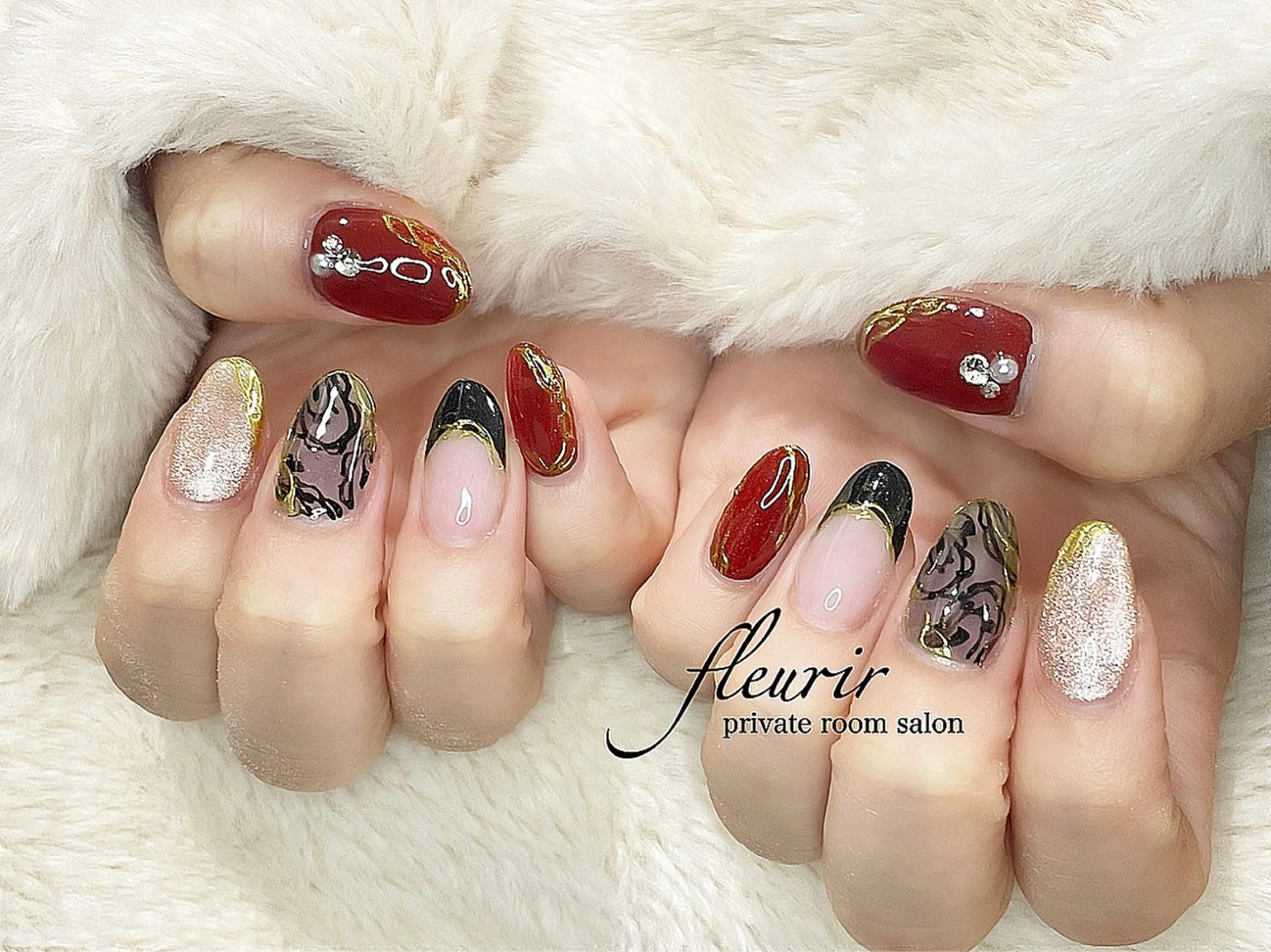 ネイル アートネイル ゴールド ミラーネイル ストーンネイル 黄色 フルリール 【プライベートサロンのネイルデザイン