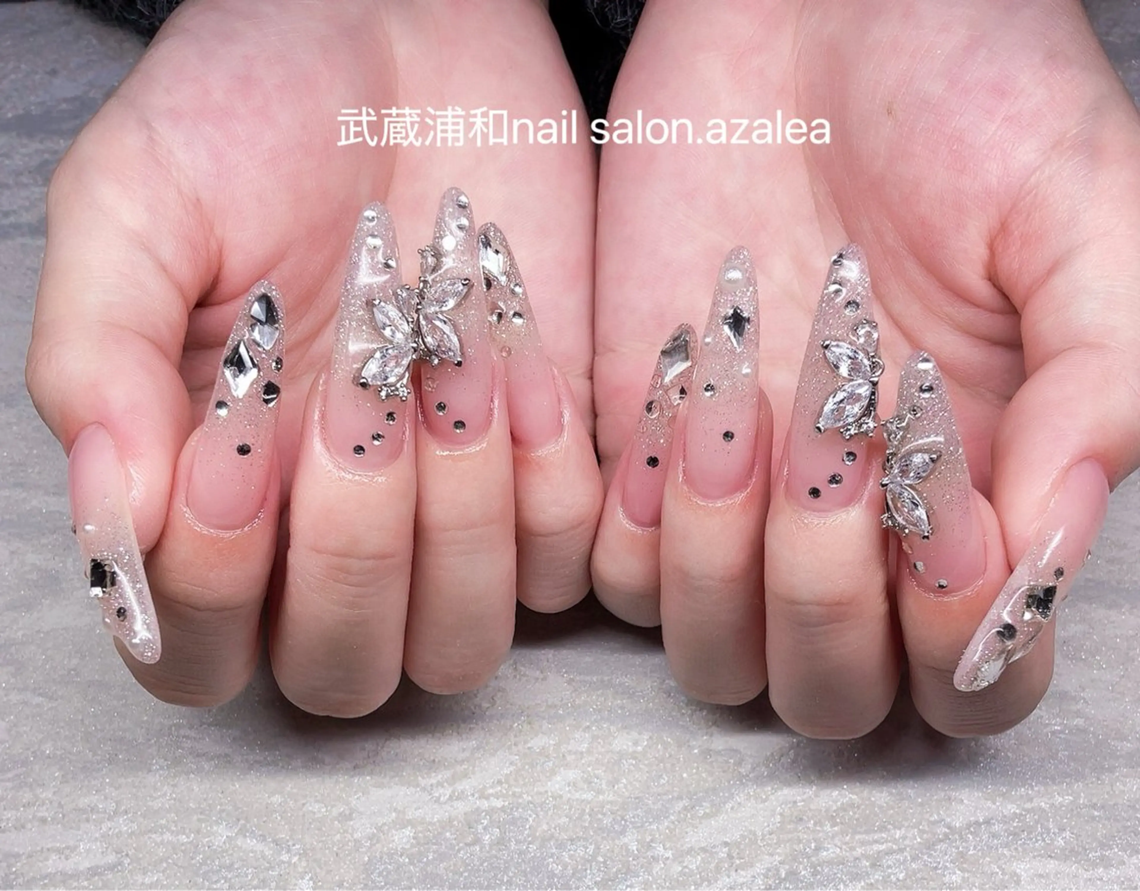 ネイル ハンドネイル R inのネイルデザイン