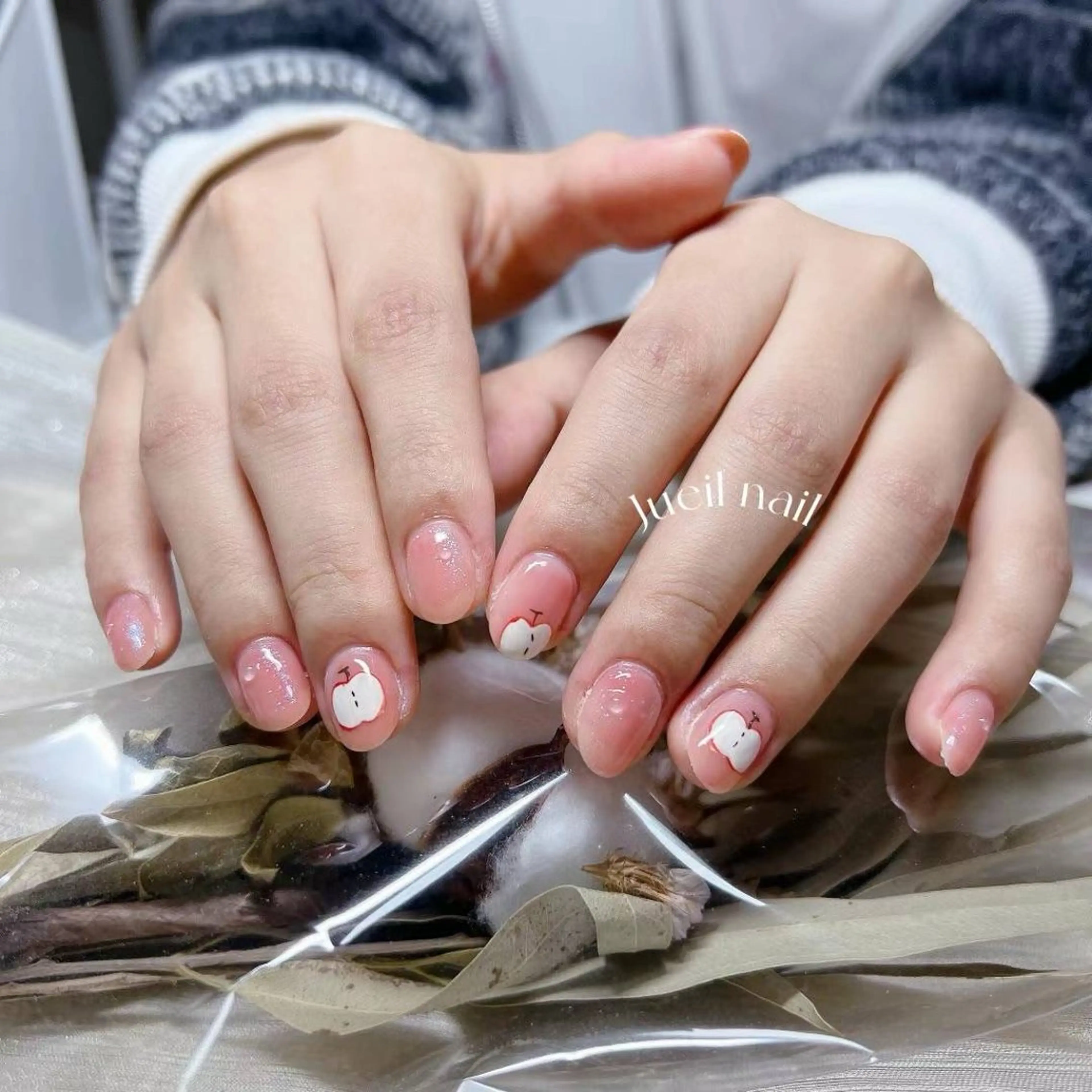 ネイル ハンドネイル KURE ISAKIのネイルデザイン