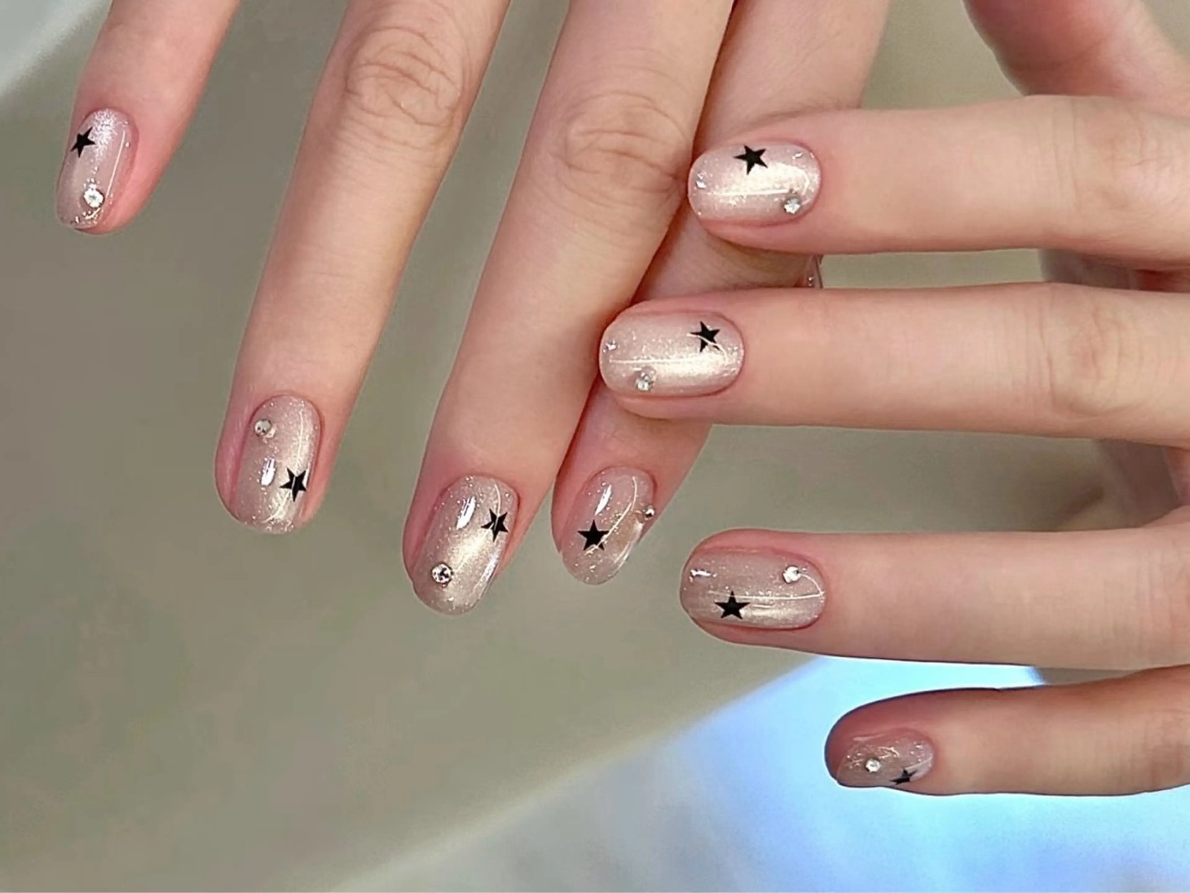 ミディアム ハンドネイル Atelier nail salonのネイルデザイン