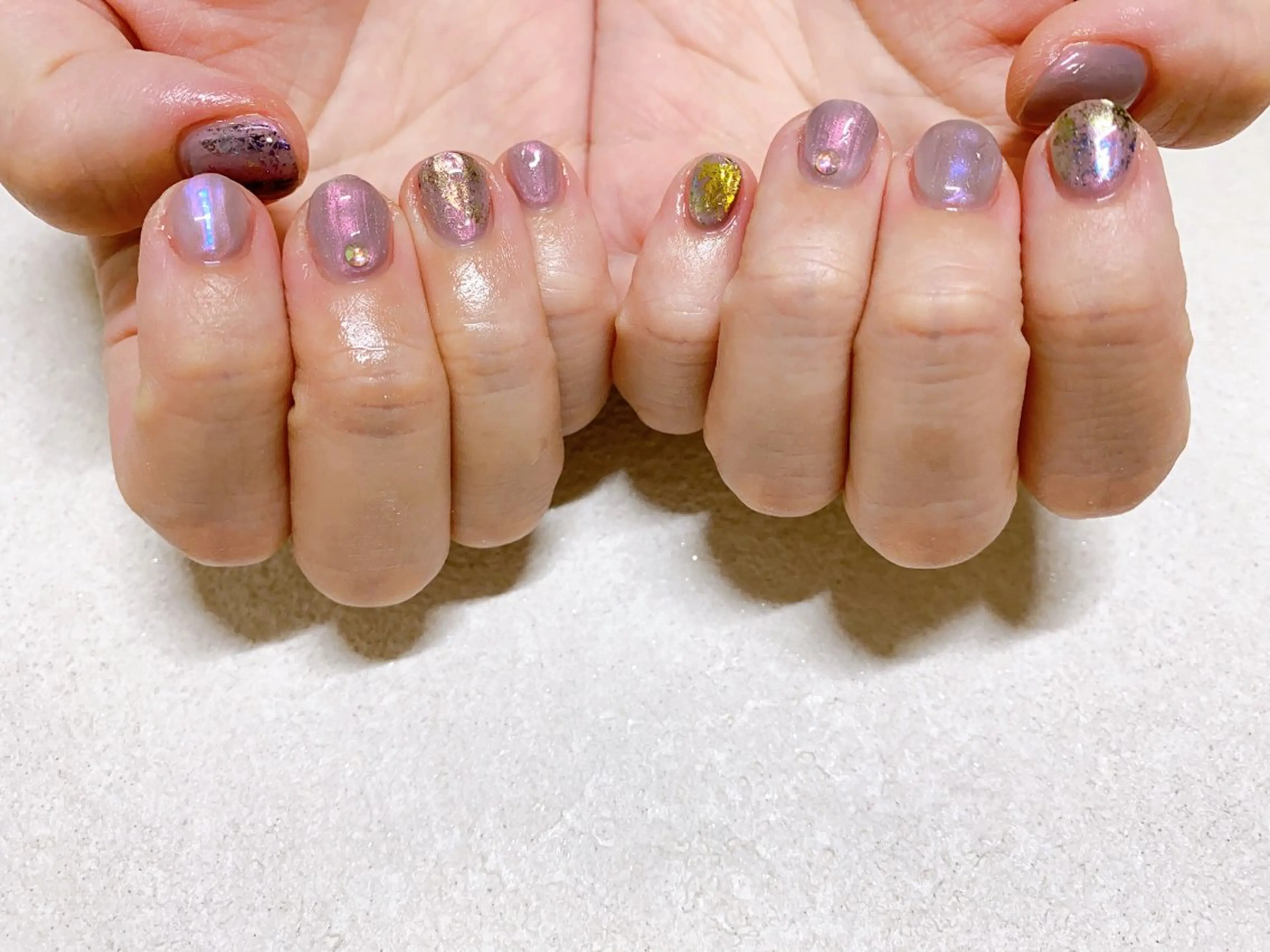 ネイル オーロラネイル フラワーネイル フットネイル フレンチネイル ジェルネイル mogunail &blowのネイルデザイン