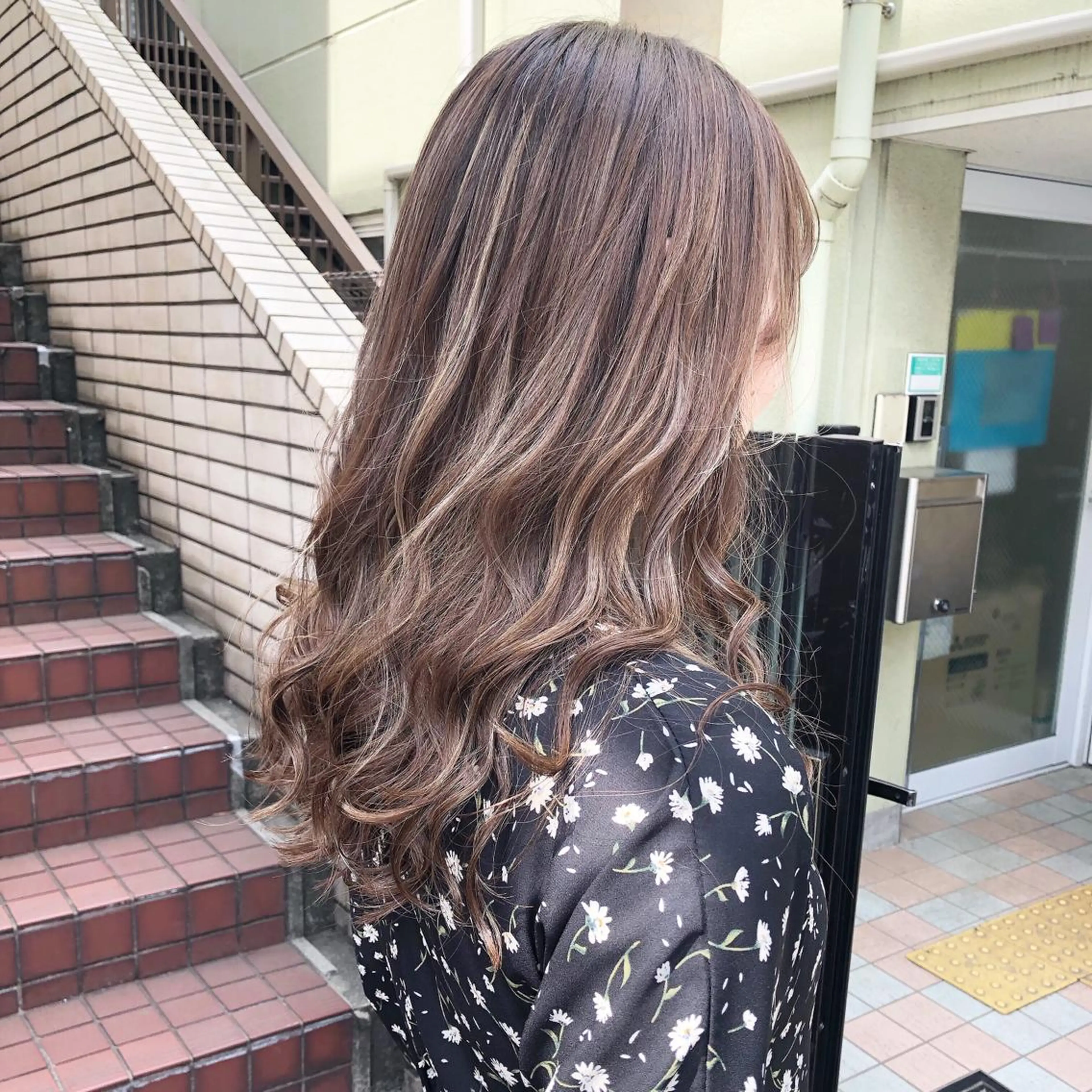 ロング カラー ベージュカラー 透明感カラー ハイライトカラー ハイライト ヘアカラー 🤍2nd🤍田所 美希のヘアスタイル