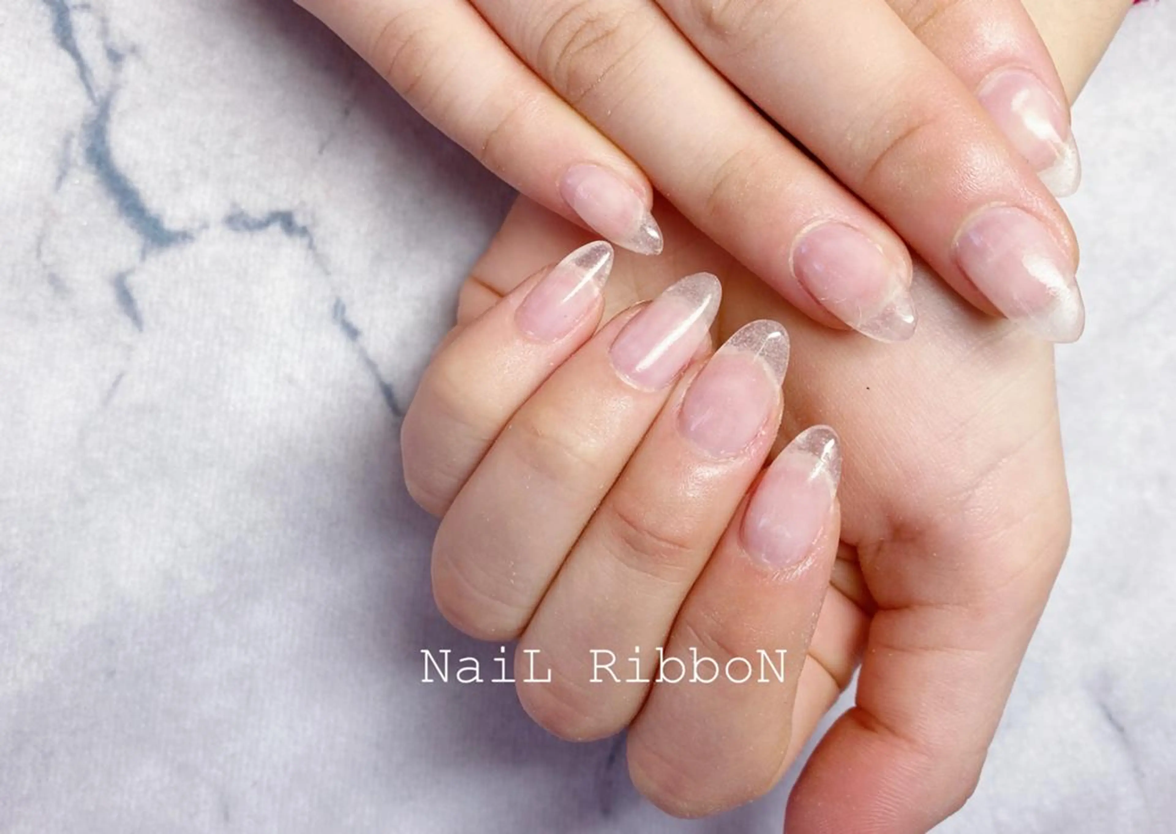 ネイル ネイルリボン 受付スタッフのネイルデザイン