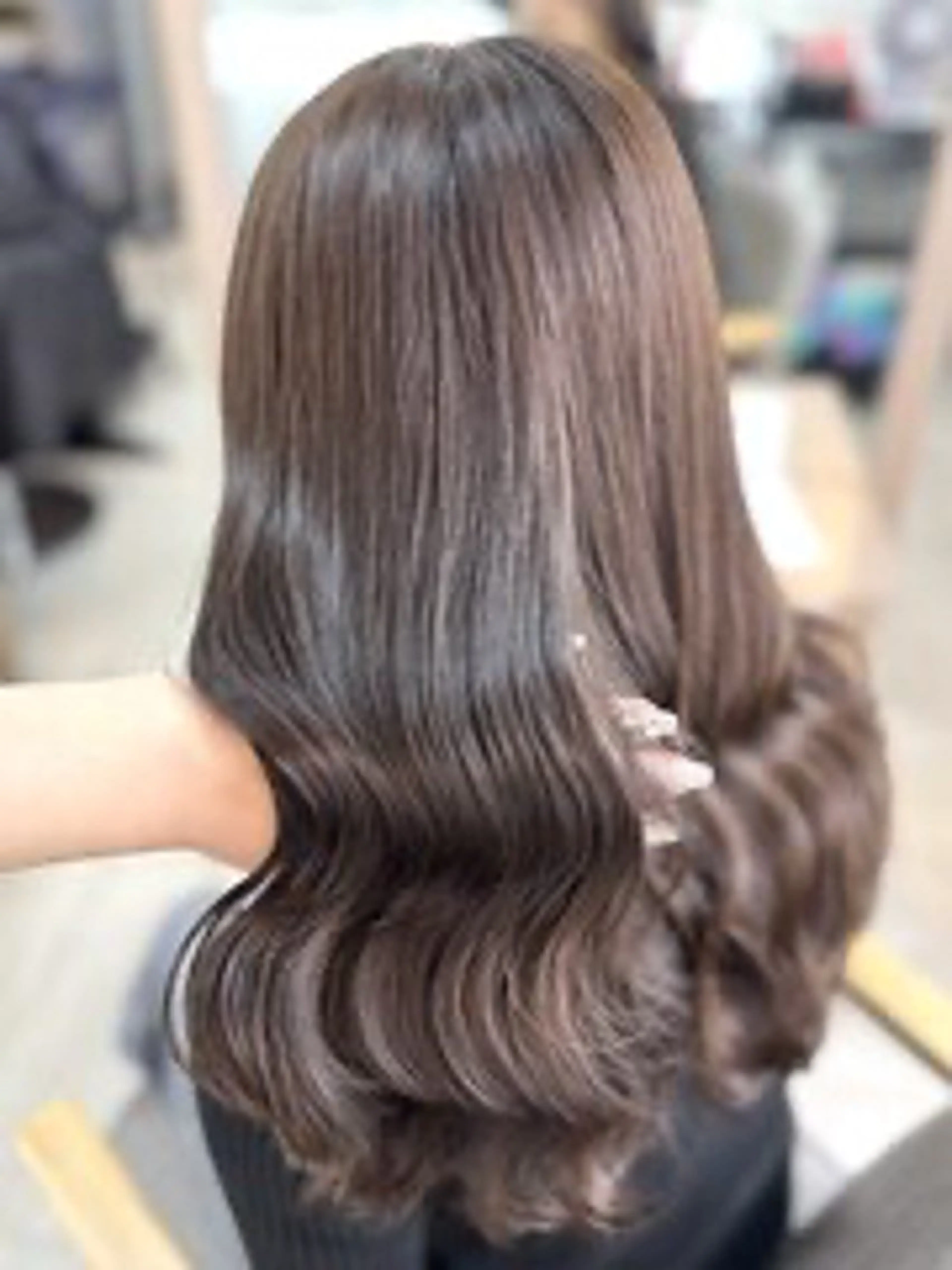 ロング カラー elu あやね 🤍🫧カラーモデルのヘアスタイル