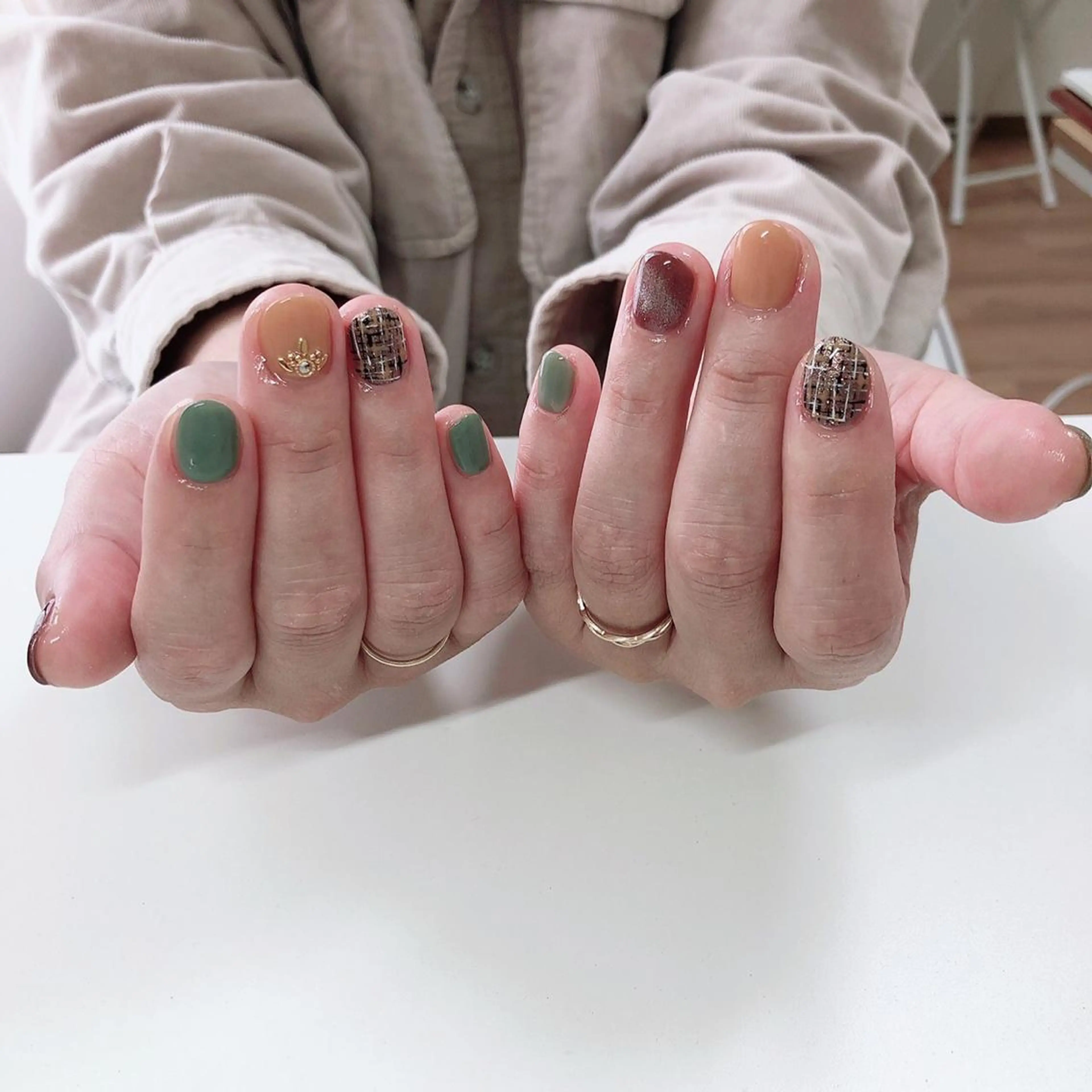 ネイル フットネイル グリーン オフィスネイル ワンカラーネイル Lily Roseスタッフ一同のマツエク・マツパデザイン