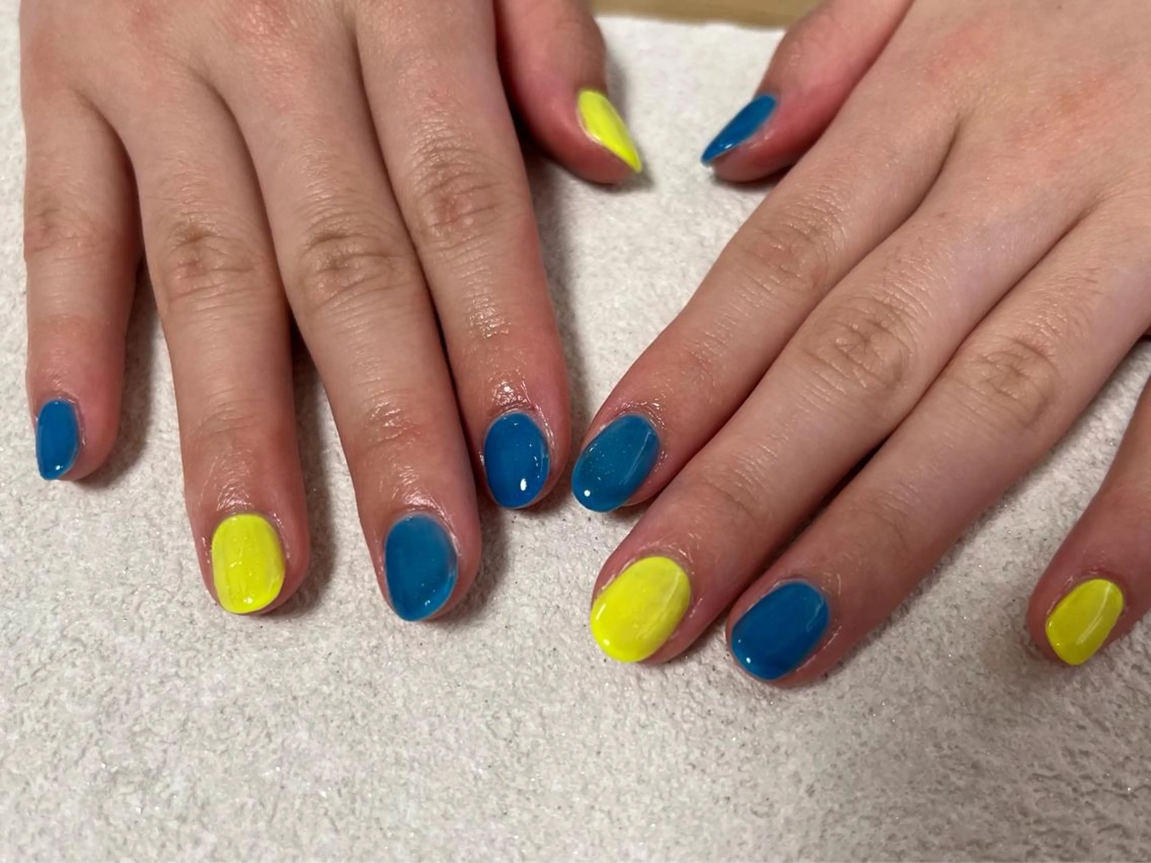 ネイル オーロラネイル フラワーネイル フットネイル フレンチネイル ジェルネイル mogunail &blowのネイルデザイン