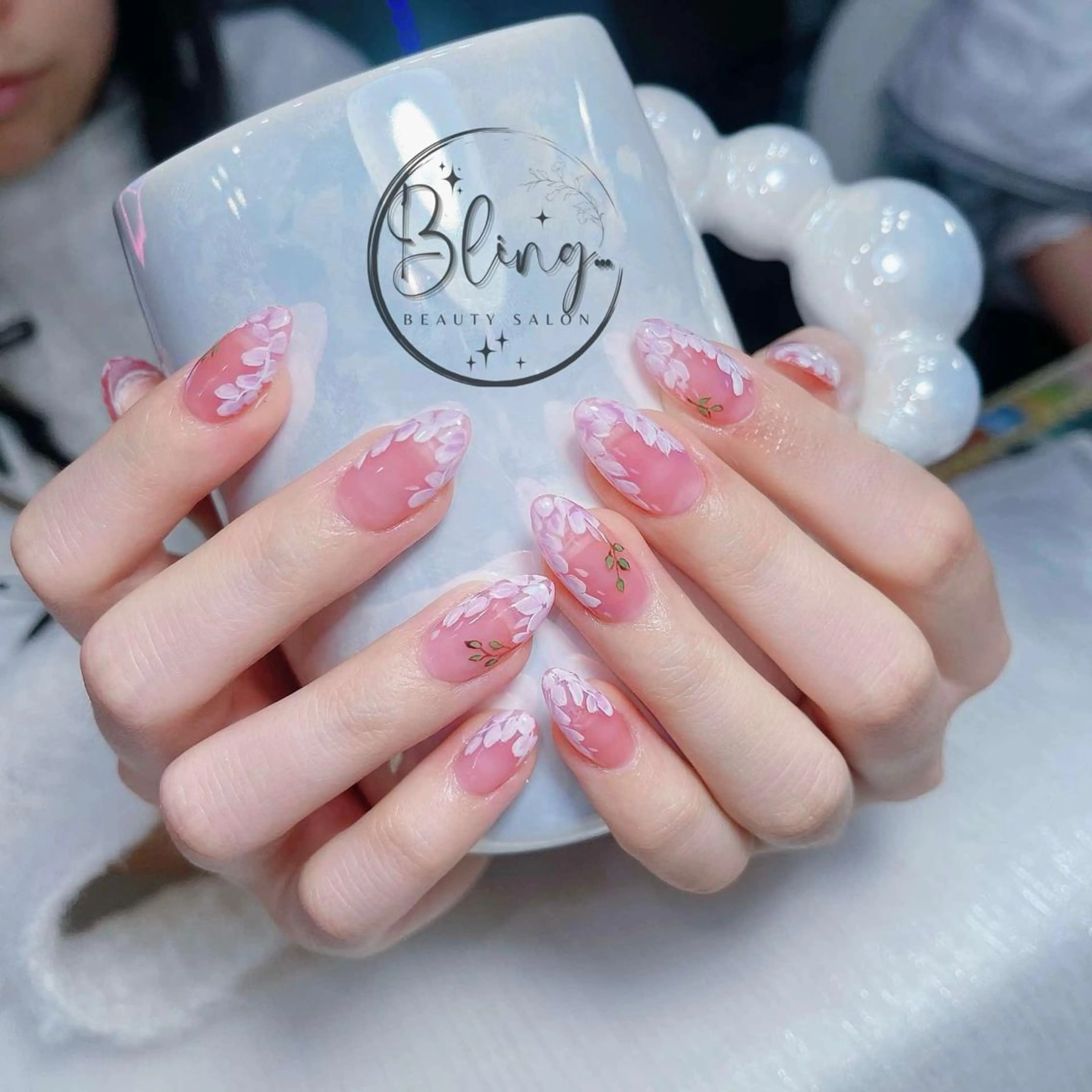 ロング 韓国風ヘア ハンドネイル Bling Salonのネイルデザイン