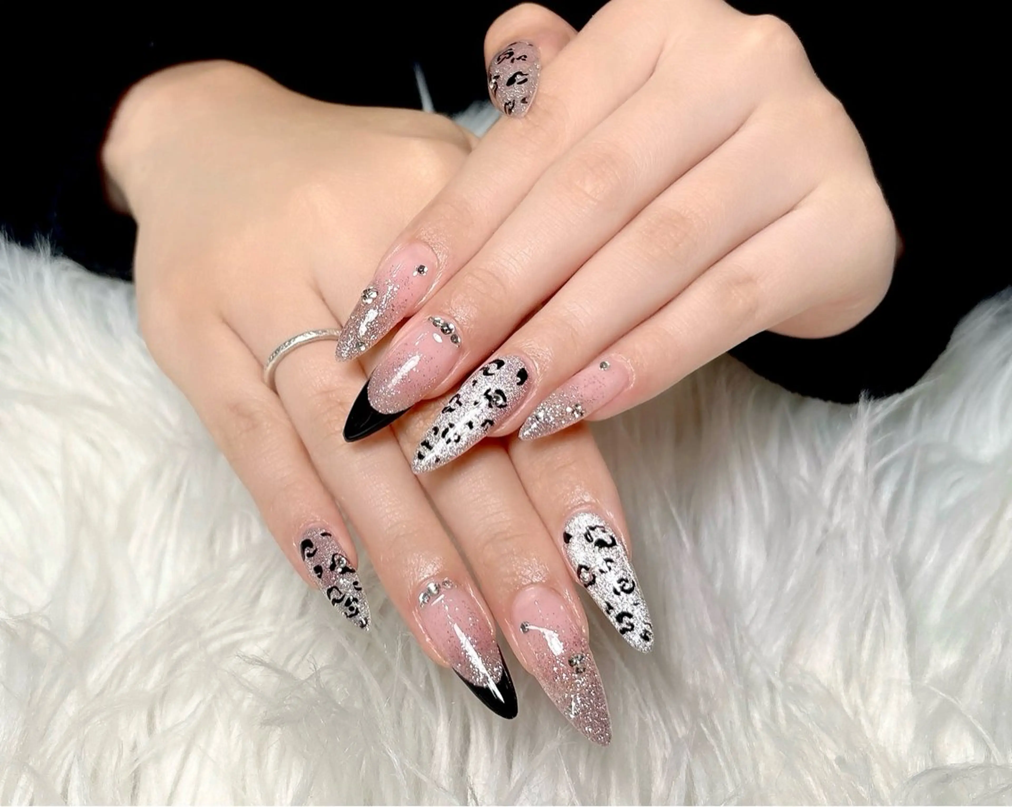 ネイル フレンチネイル 韓国ネイル レース ニュアンスネイル オフィスネイル ハンドネイル Hi beauty 渋谷のネイルデザイン