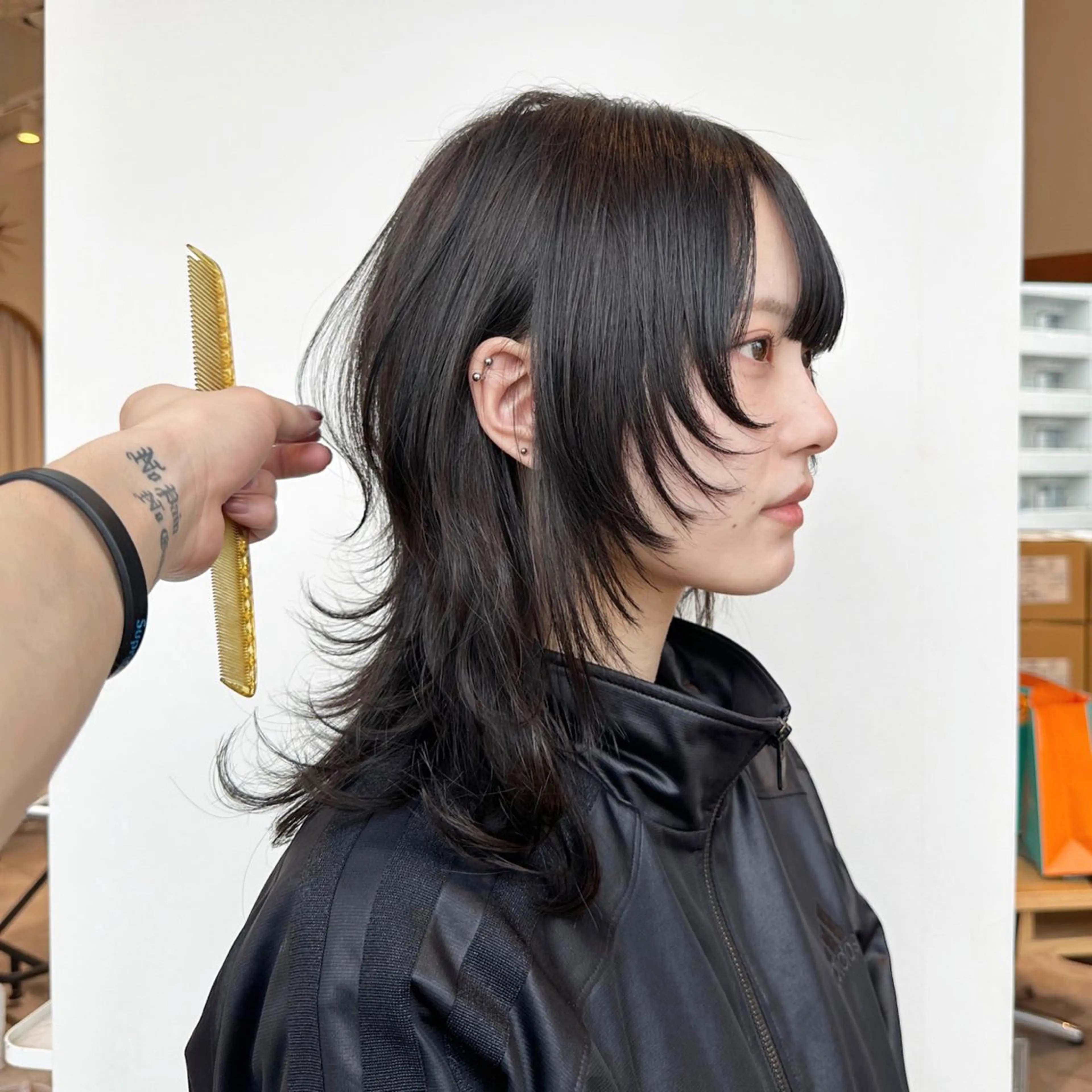 ショート ボブ くびれヘア 顔まわりレイヤー 顔周りカット ハッシュカット カット 大阪ウルフカット ハッシュカットのヘアスタイル