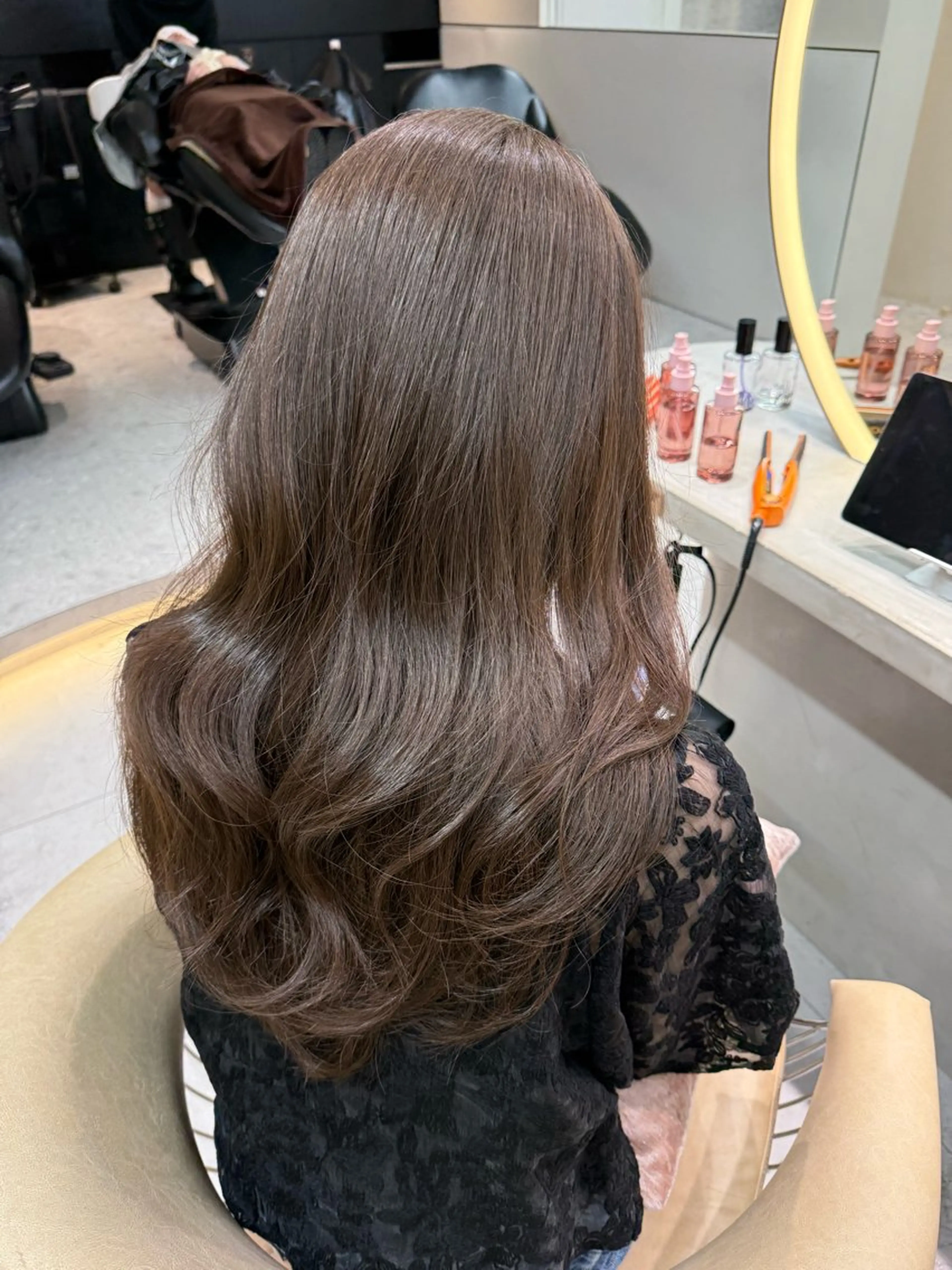 セミロング カラー ヘアカラー shion 透明感カラーのヘアスタイル