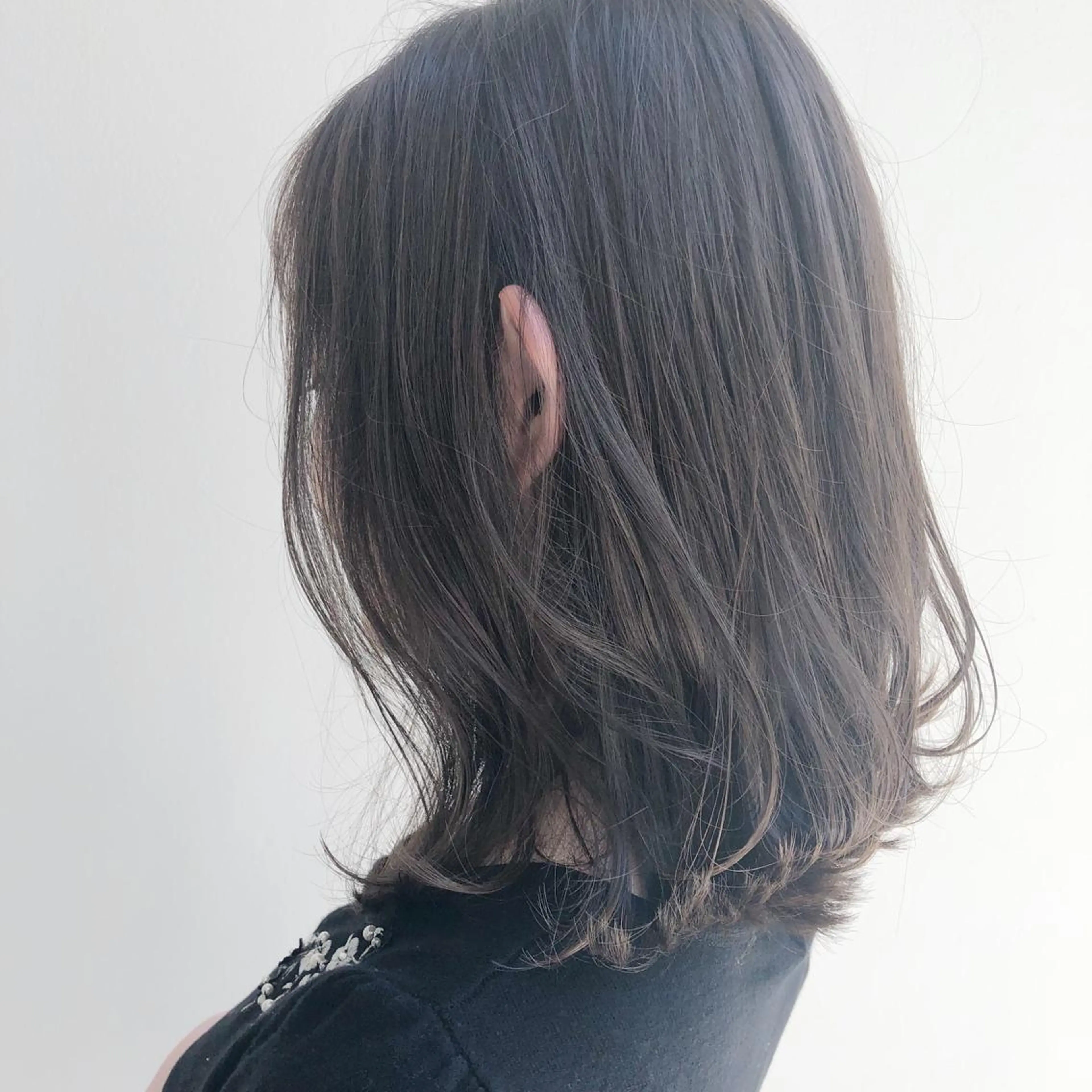 ミディアム 切りっぱなしボブ ミディアムパーマ アッシュ ボブ 外国人風カラー ショート職人 美容師【KENTA】のヘアスタイル