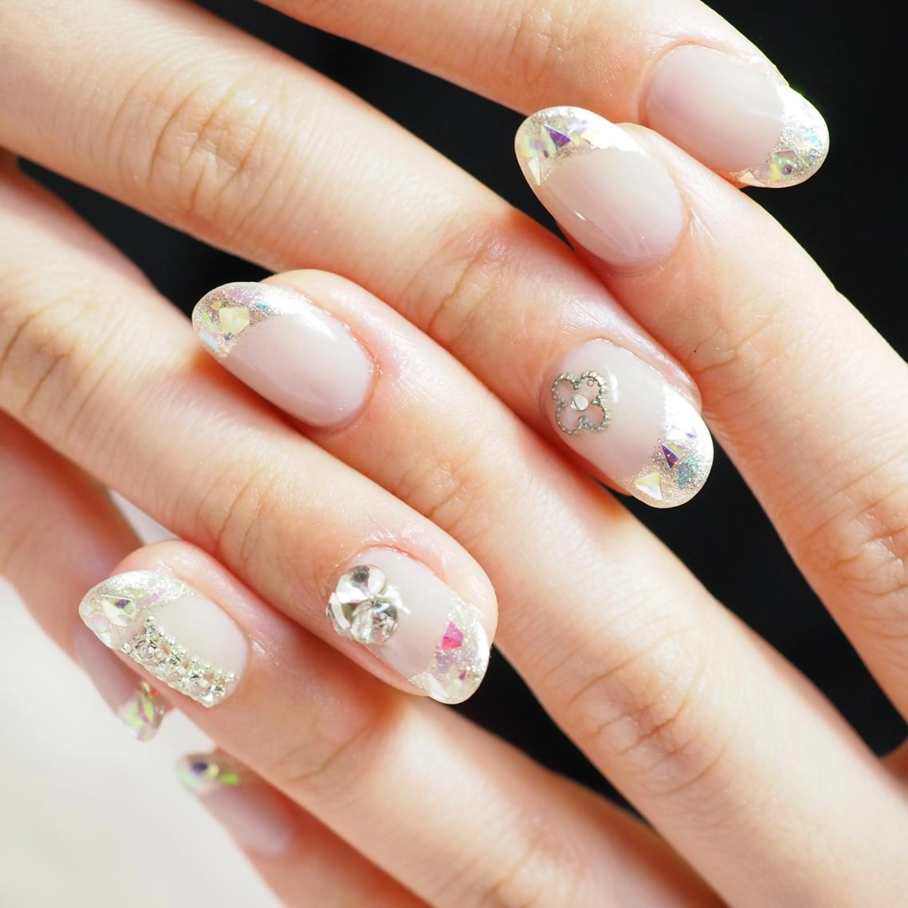 ネイル ストーンネイル ハンドネイル 深爪を断らない スカルプ高評価店のネイルデザイン