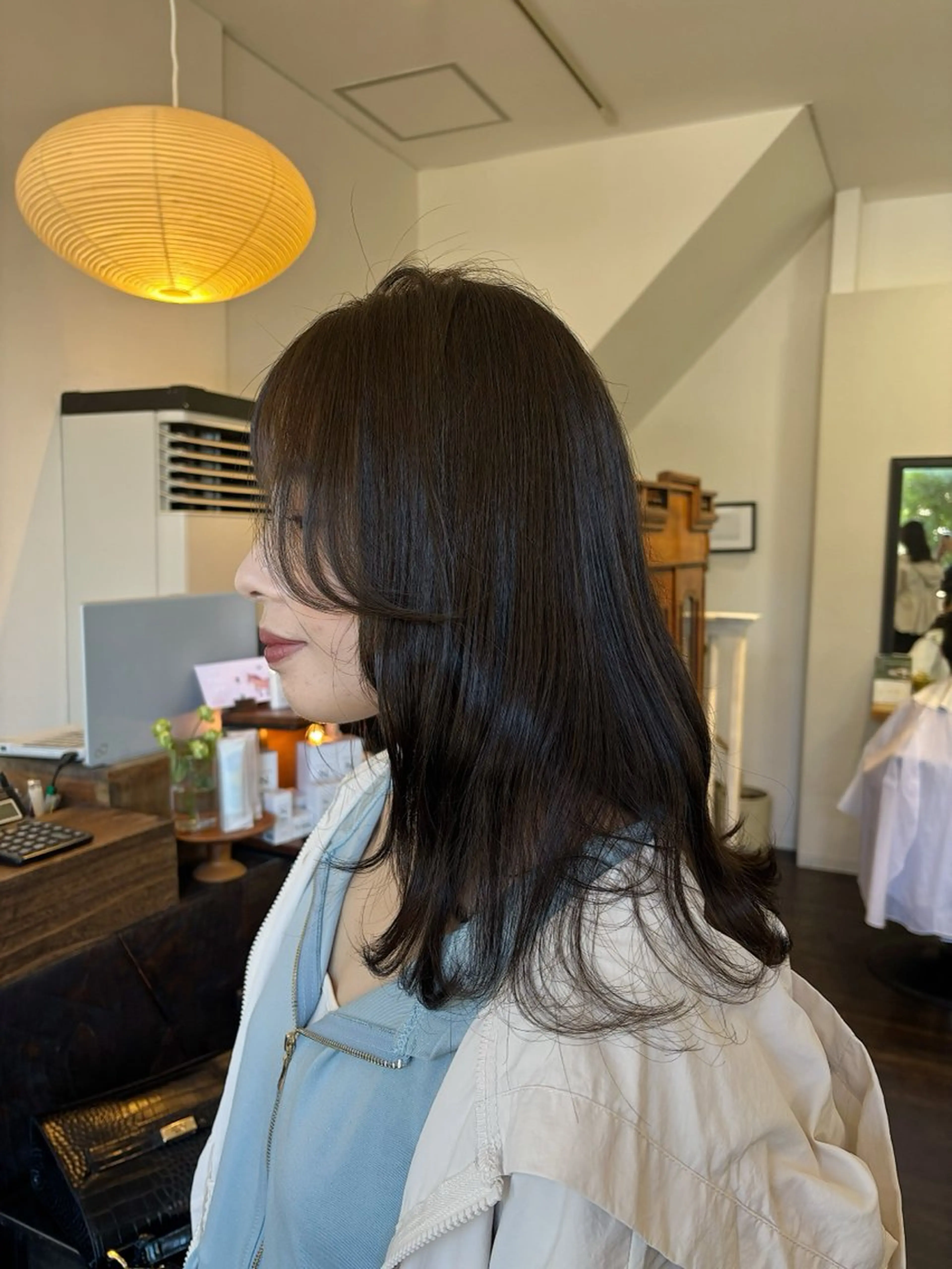 ロング カット ヘアカラー 三國 栞音のヘアスタイル