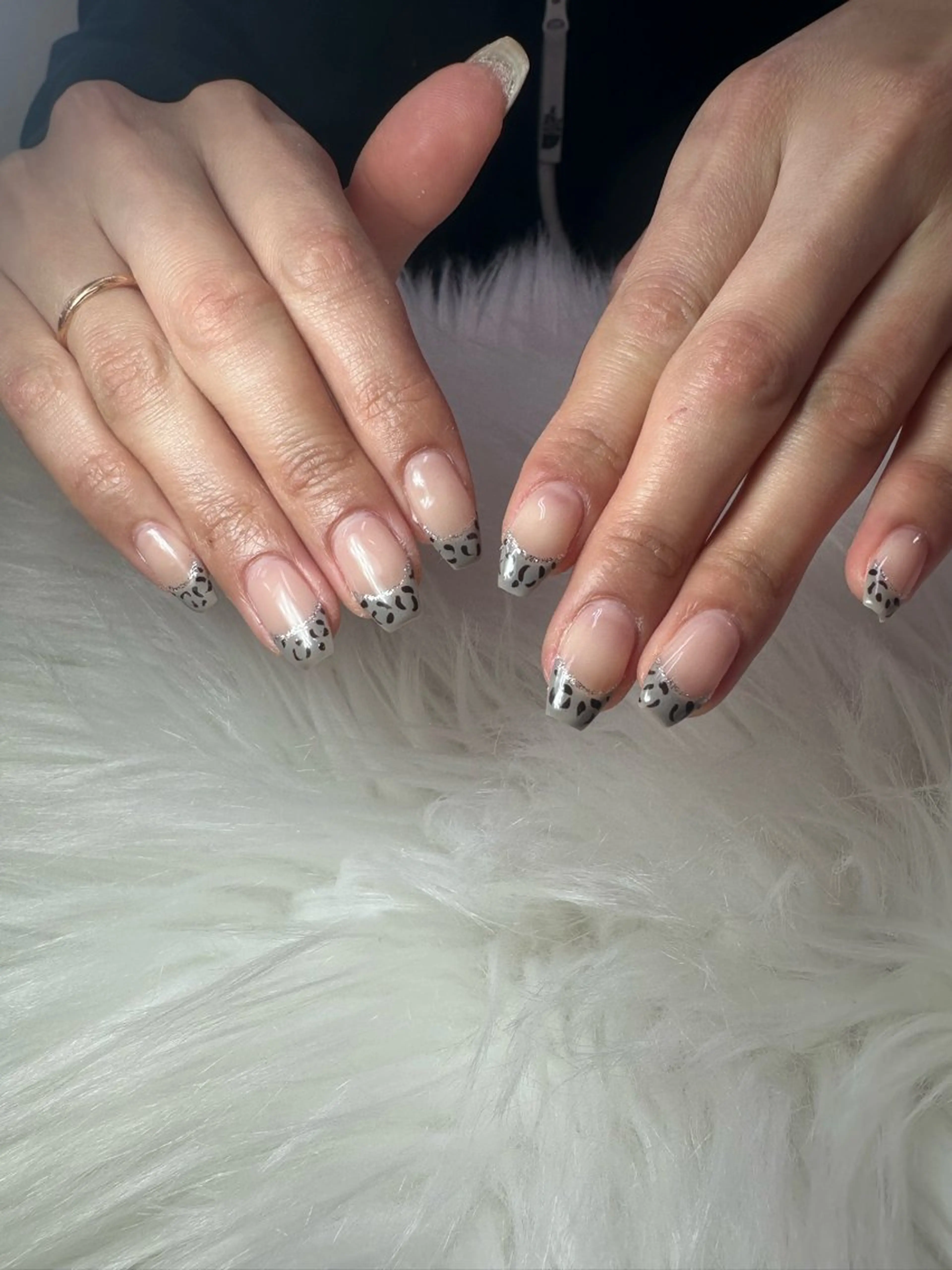 ネイル アニマル柄 フレンチネイル ハンドネイル MOE .Kのネイルデザイン