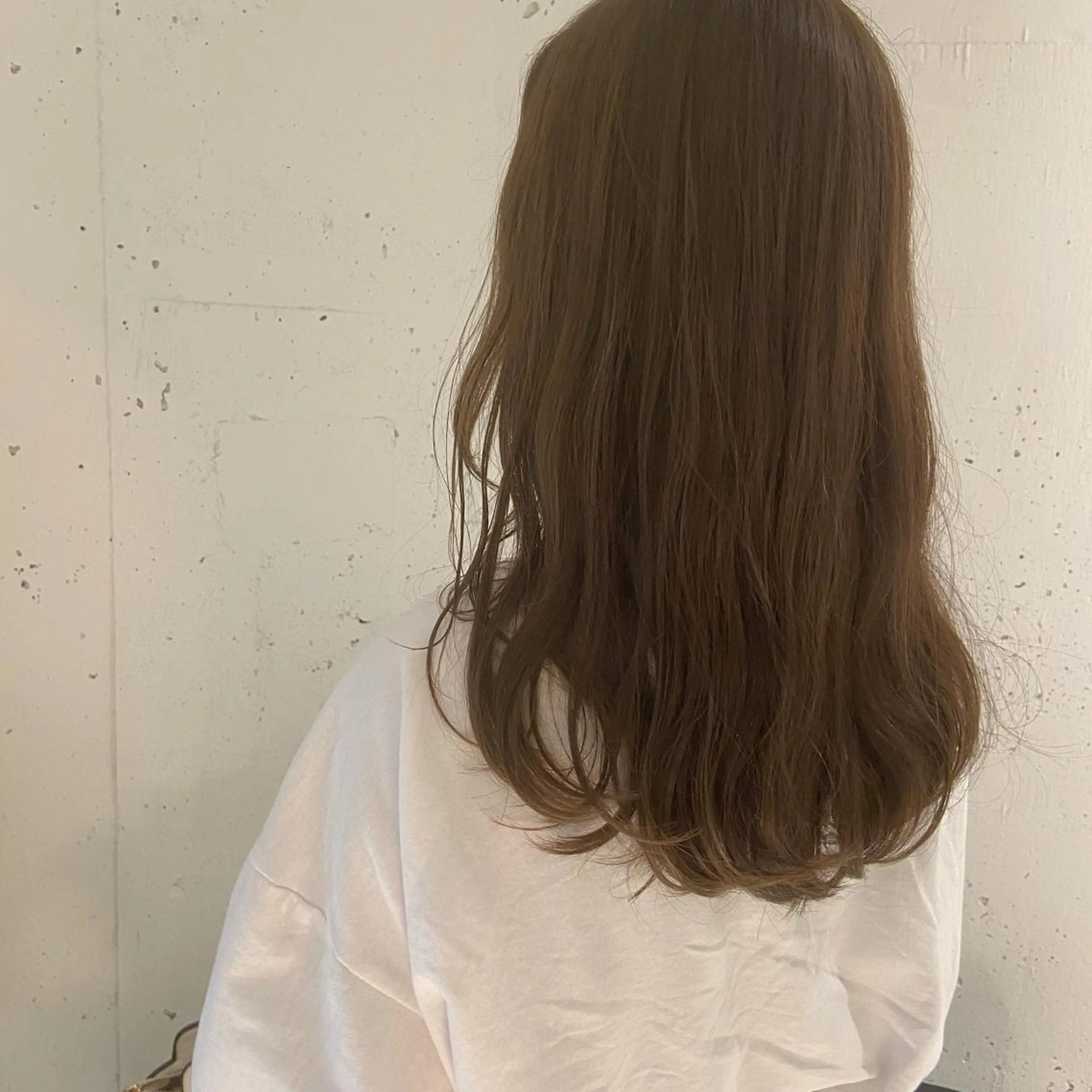 セミロング カラー ブラウンカラー 透明感カラー ナチュラルブラウン カジュアルを女っぽく 𝗮𝘆𝗮𝗰𝗼のヘアスタイル