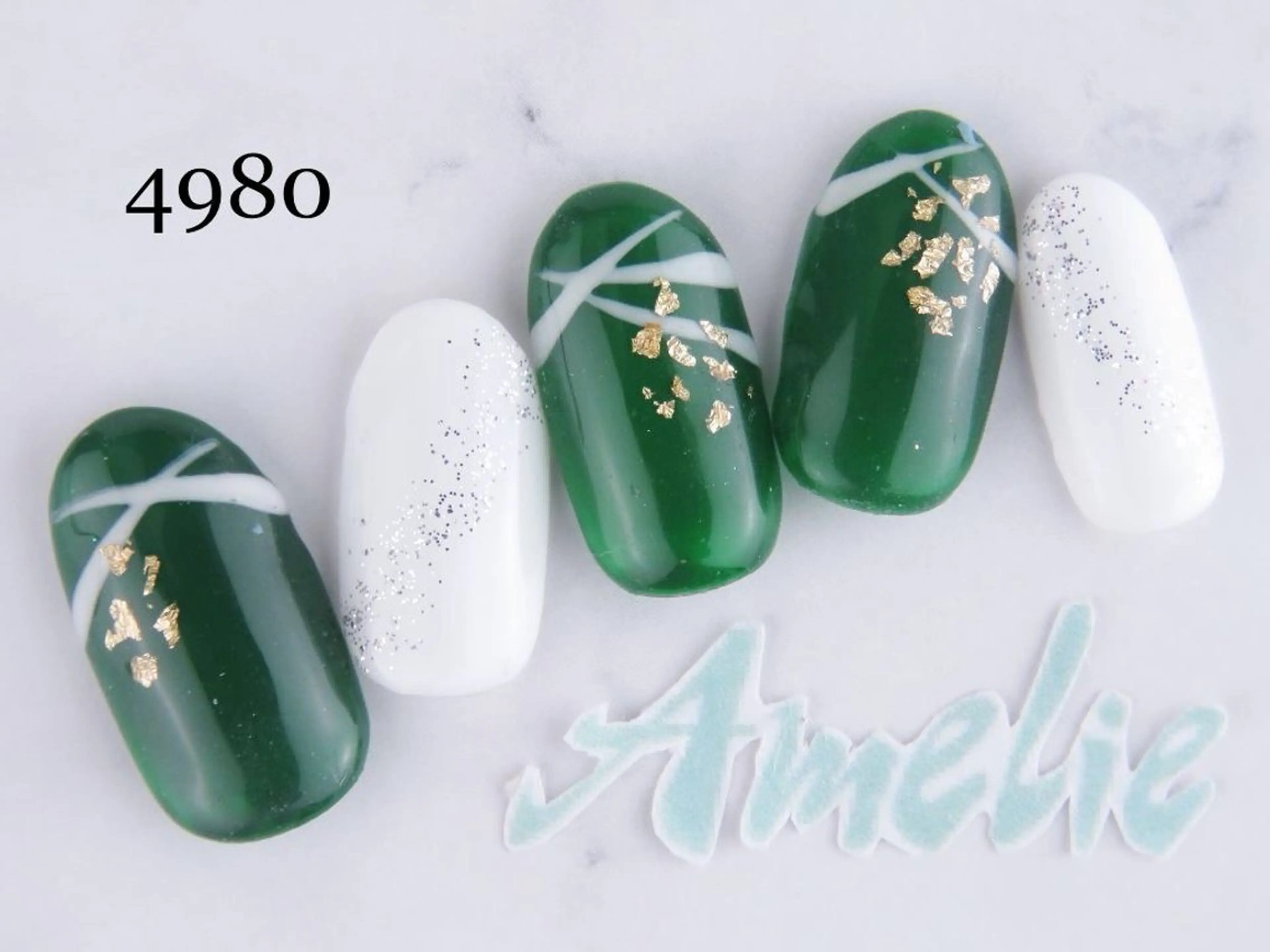 ネイル 浅野 綾のネイルデザイン