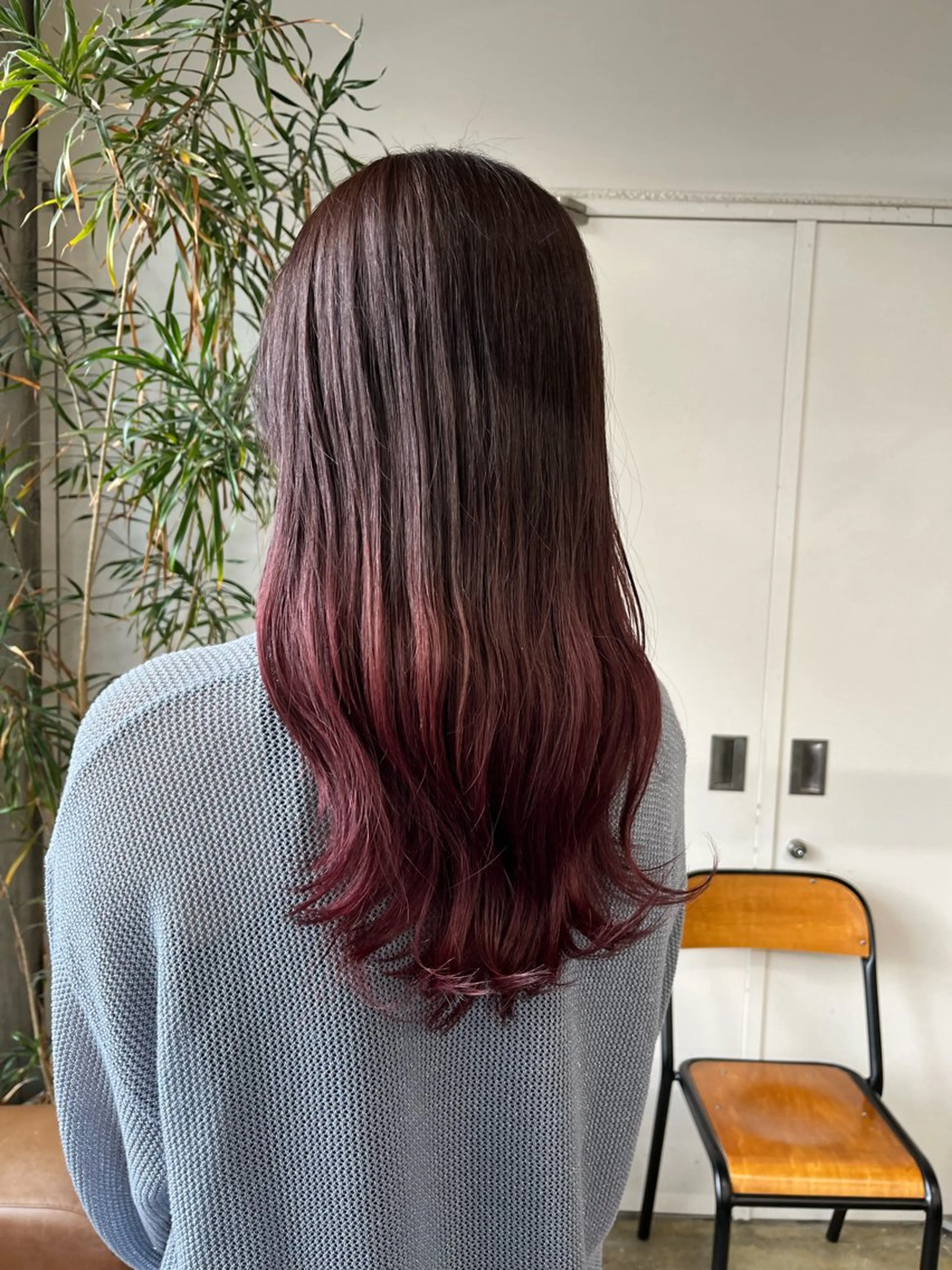 セミロング カラー グラデーションカラー レッドカラー カット ヘアカラー 小木曽智美 /ボブ/ショートのヘアスタイル