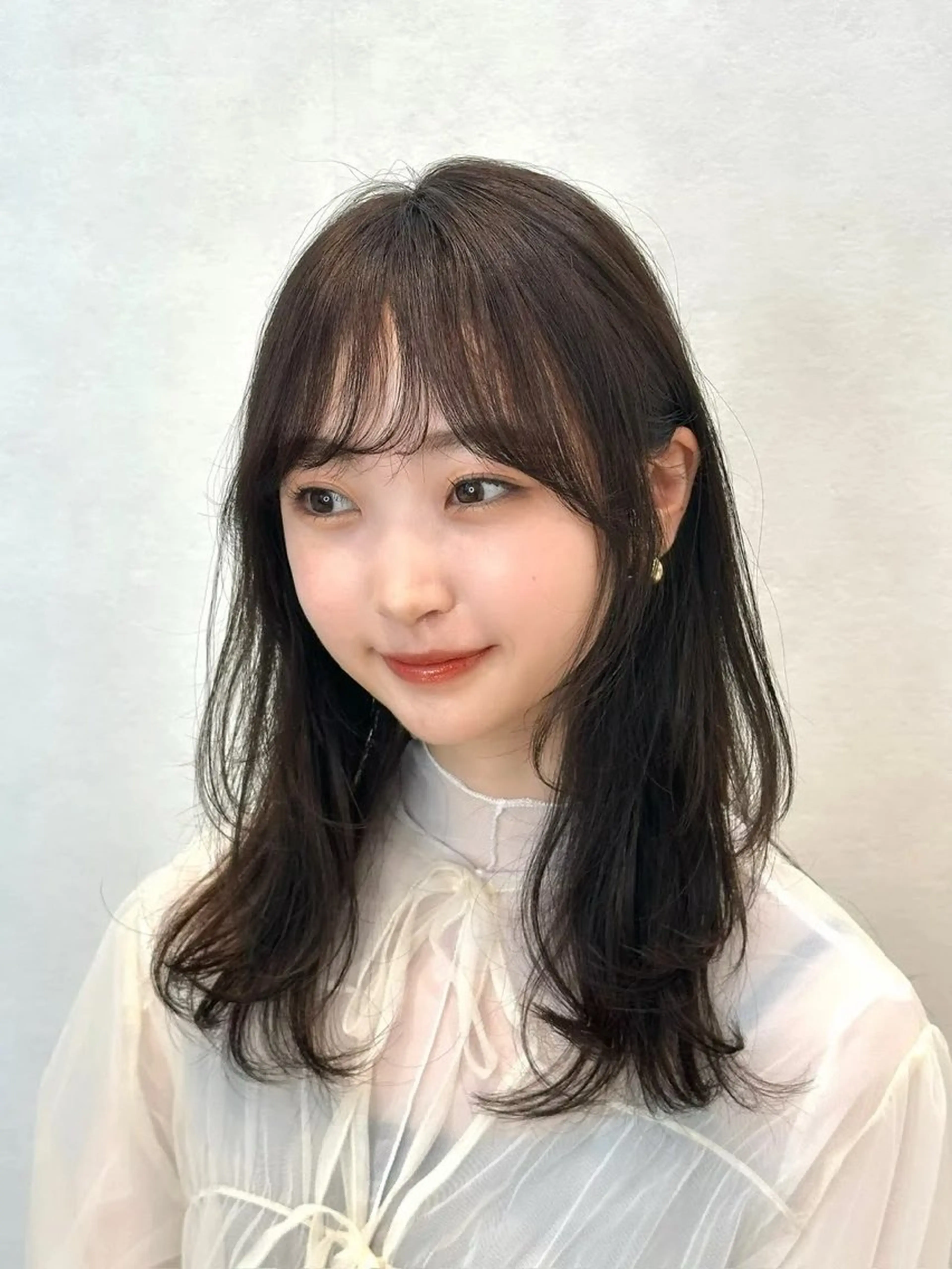 ミディアム カラー パーマ カット ヘアカラー トリートメント ヘッドスパ 🫧小顔×似合わせ× 透明感カラー🫧のヘアスタイル