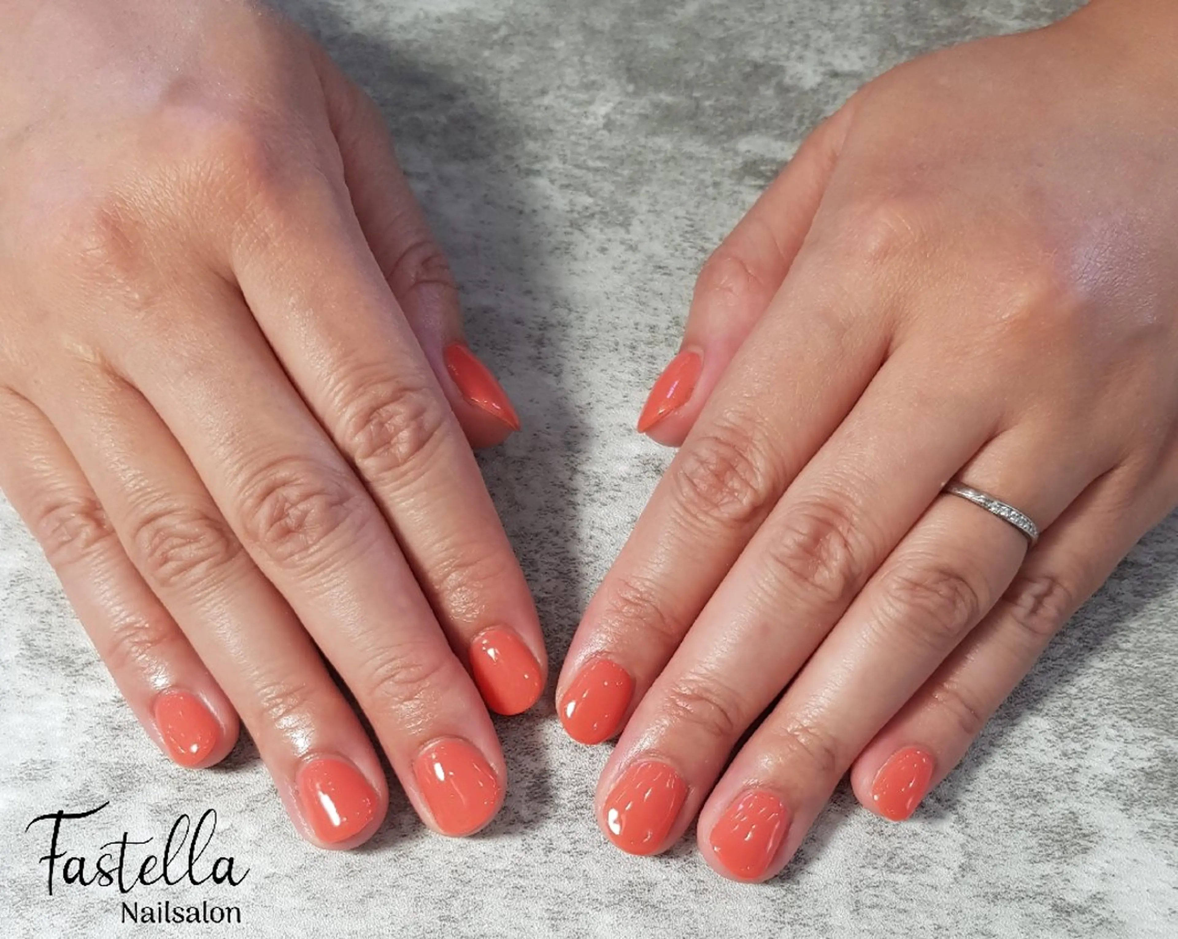 ネイル ワンカラーネイル オレンジ 夏ネイル ハンドネイル Fa.Stella ファステラ のネイルデザイン