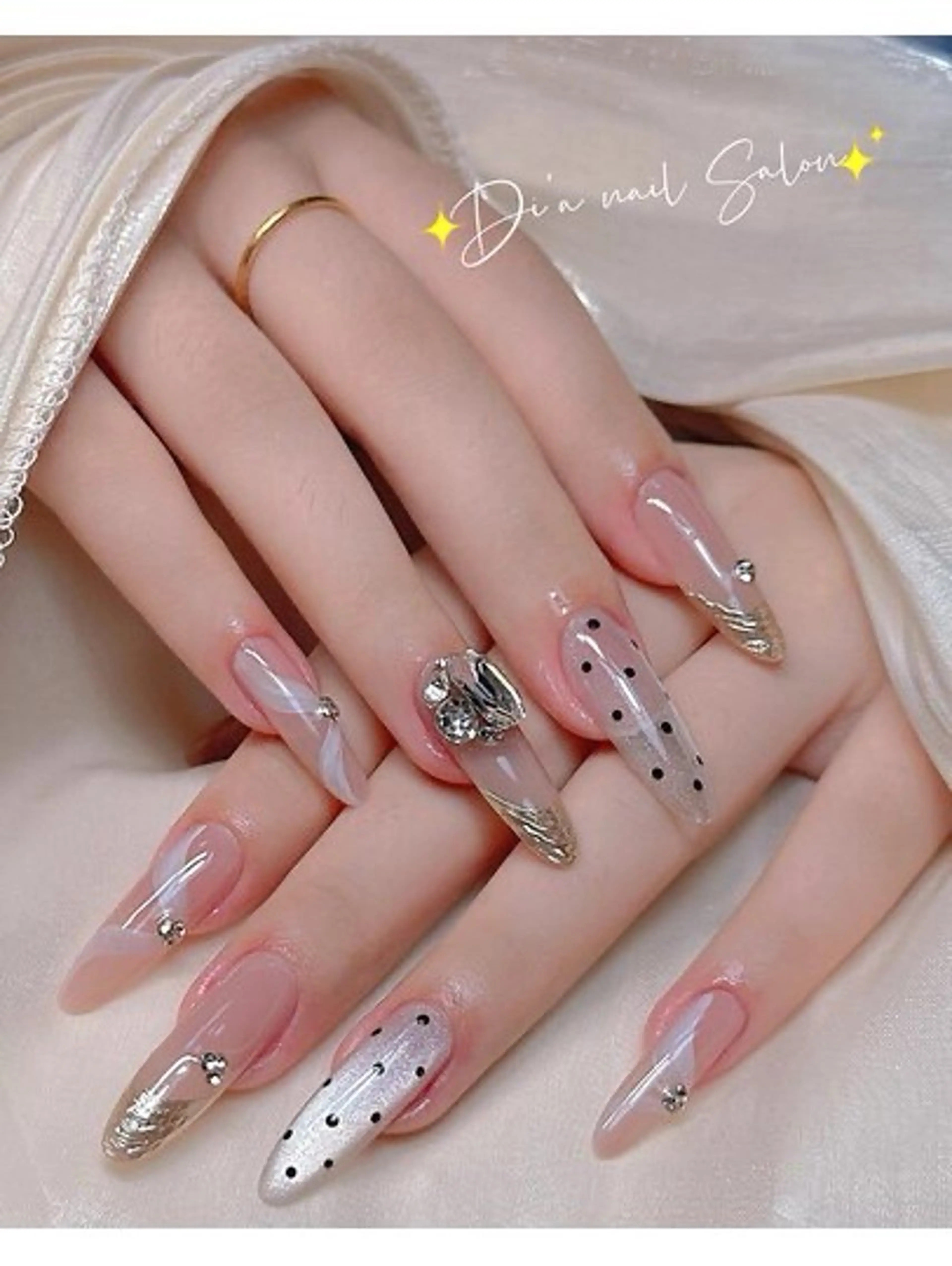 ロング 戸井田 静香のネイルデザイン