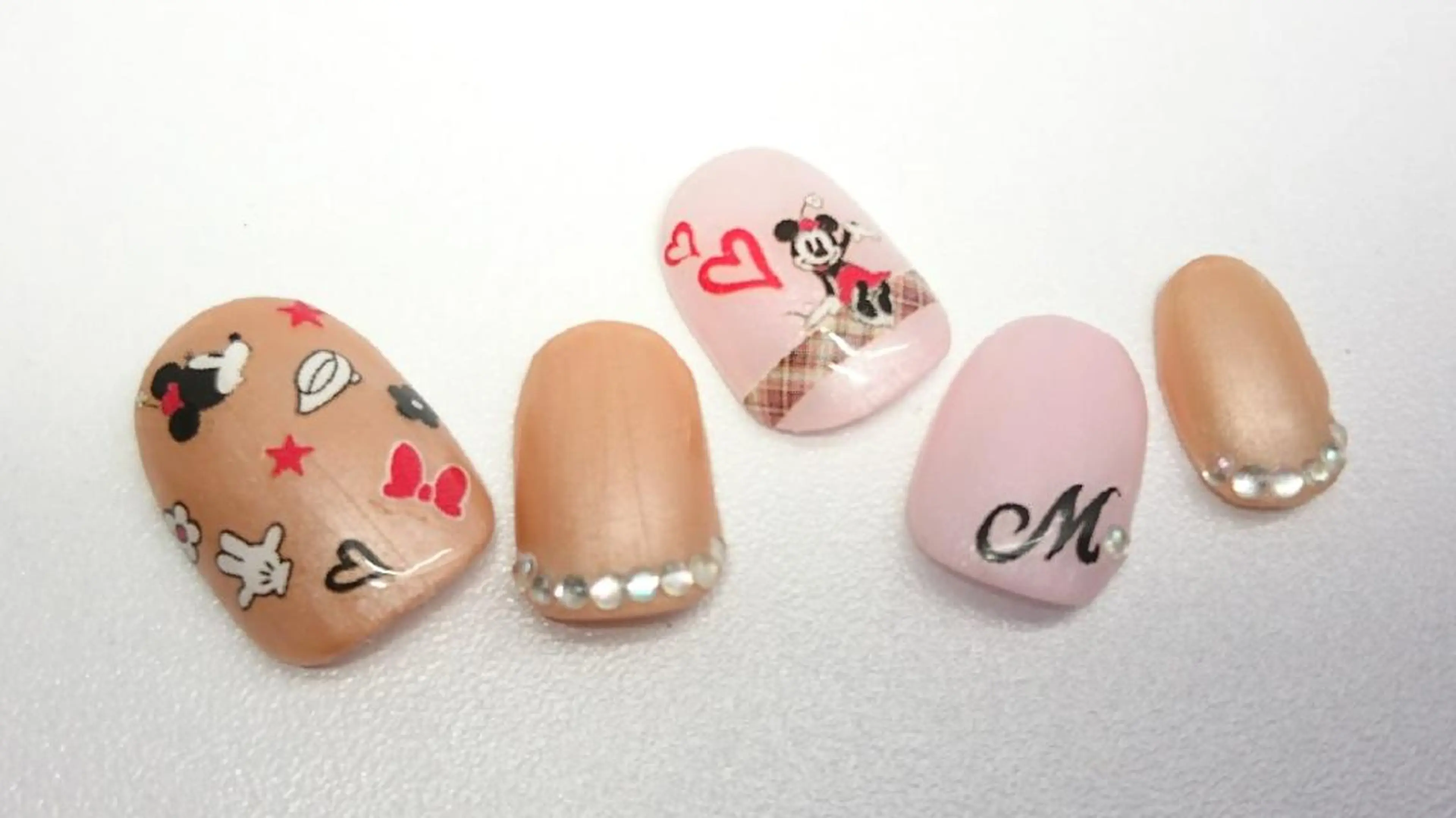 ネイル ジェルネイル ストーンネイル ☆ KANON☆のネイルデザイン