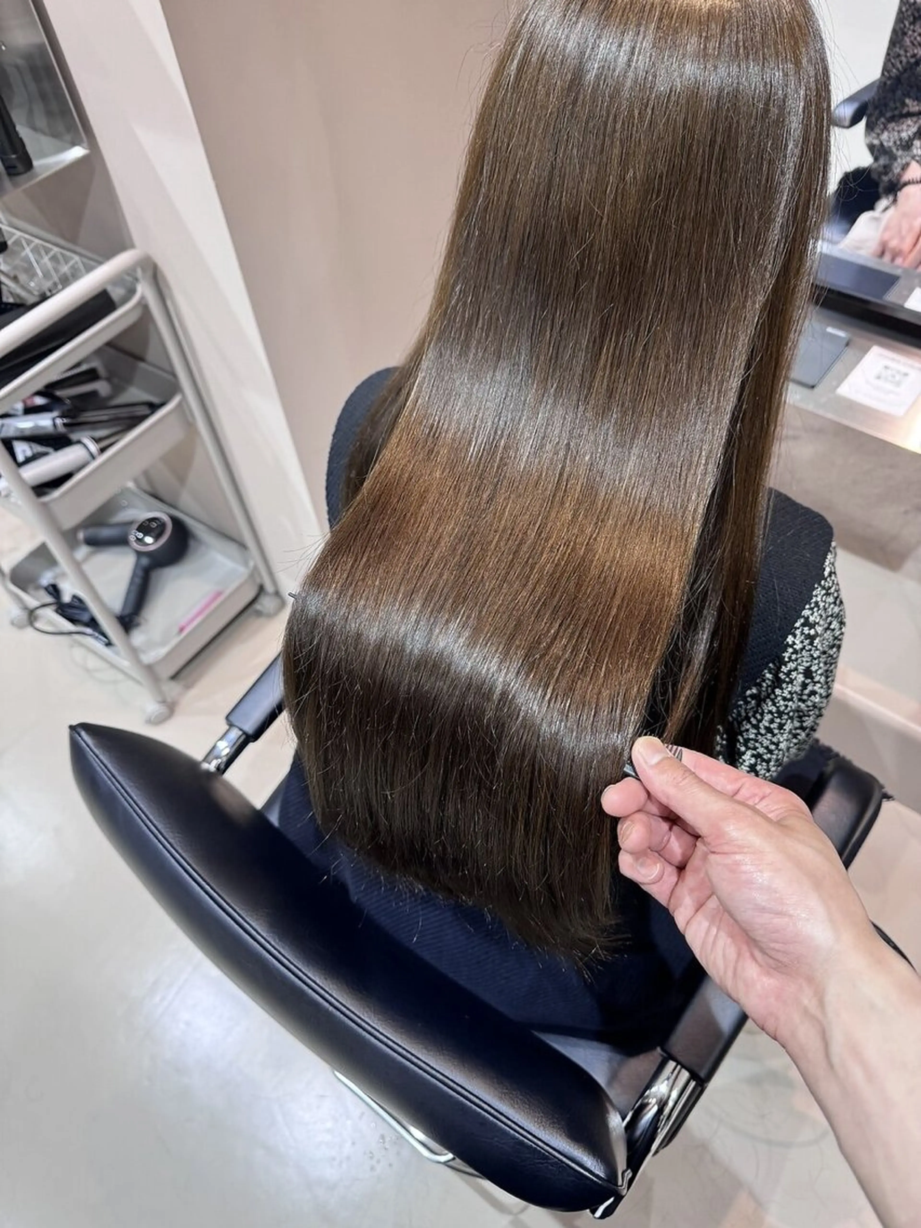 ロング カラー バレイヤージュ ブリーチ 透明感カラー グラデーションカラー ハイライトカラー カット ヘアカラー トリートメント 髪質改善/透明感 OAK兵庫のヘアスタイル