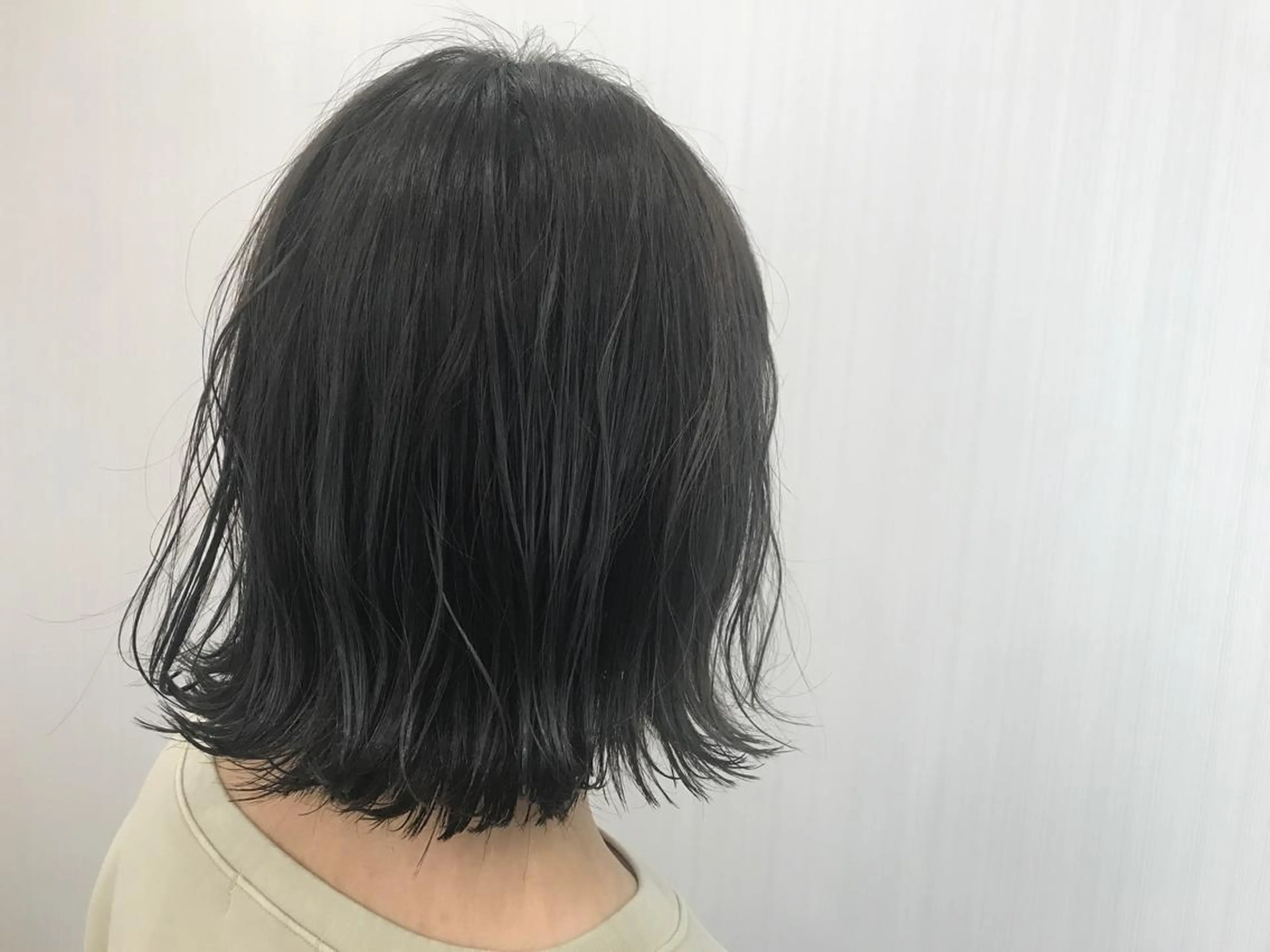 ミディアム カラー 切りっぱなしボブ ボブ 太田 陽介のヘアスタイル