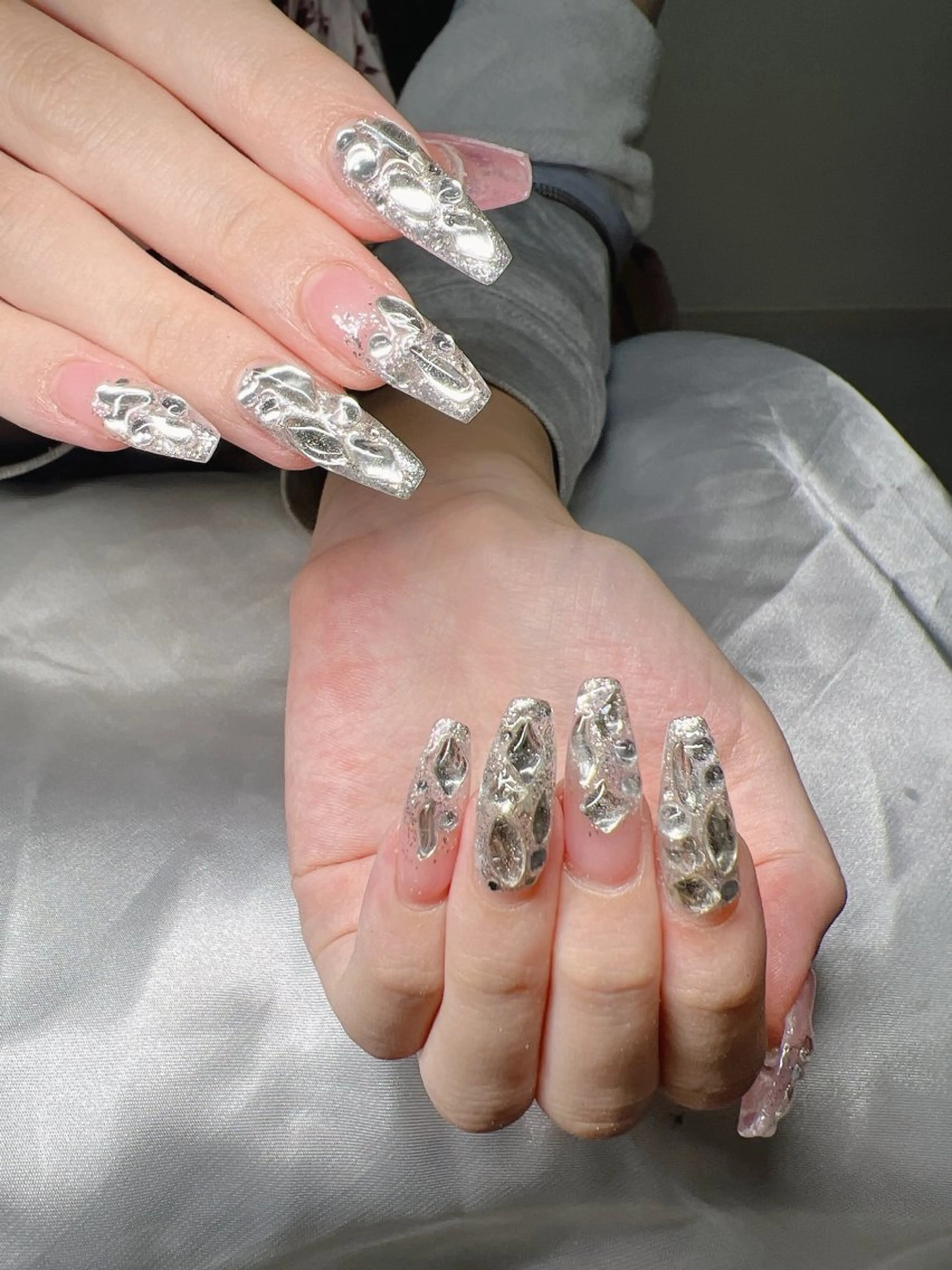 ネイル 長さ出し グラデーション 卒業式 キラキラネイル マグネットネイル Lee Nailsのネイルデザイン