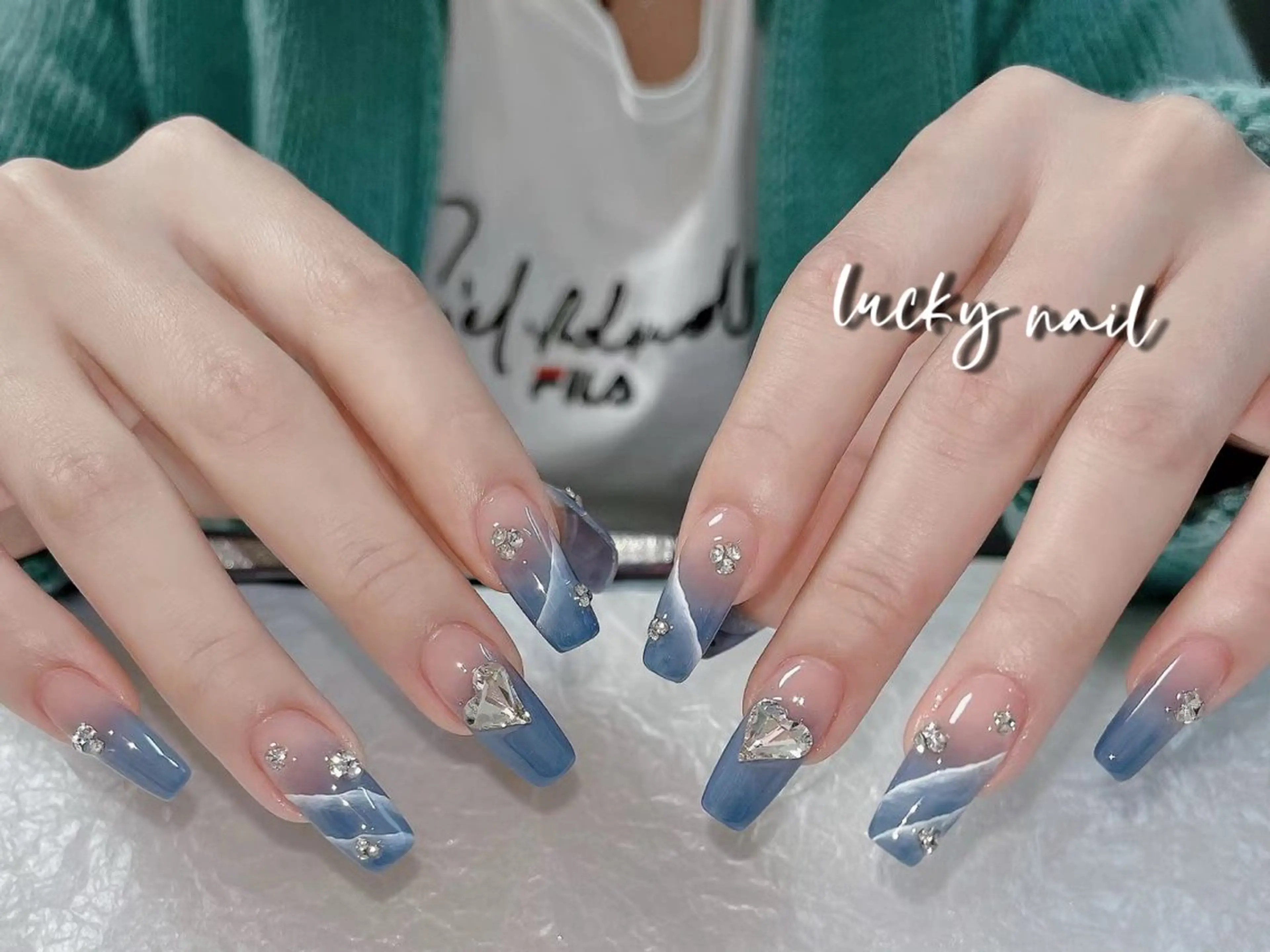 ネイル アートネイル チークネイル 長さ出し ジェルネイル マグネットネイル ハンドネイル ハンドケア ラッキーネイルサロン 西川口東口店のネイルデザイン