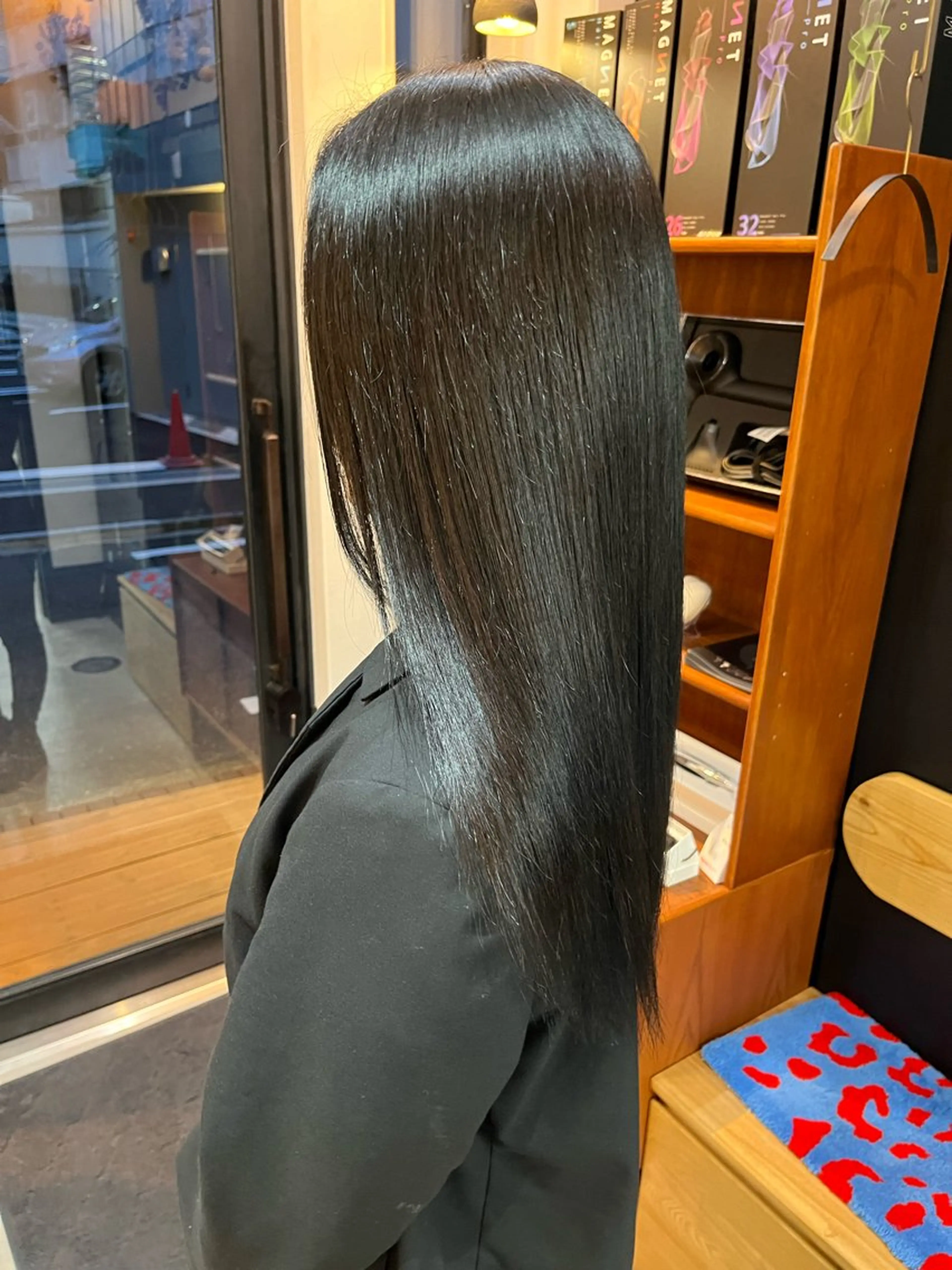 ロング カラー 松尾 伊純のヘアスタイル