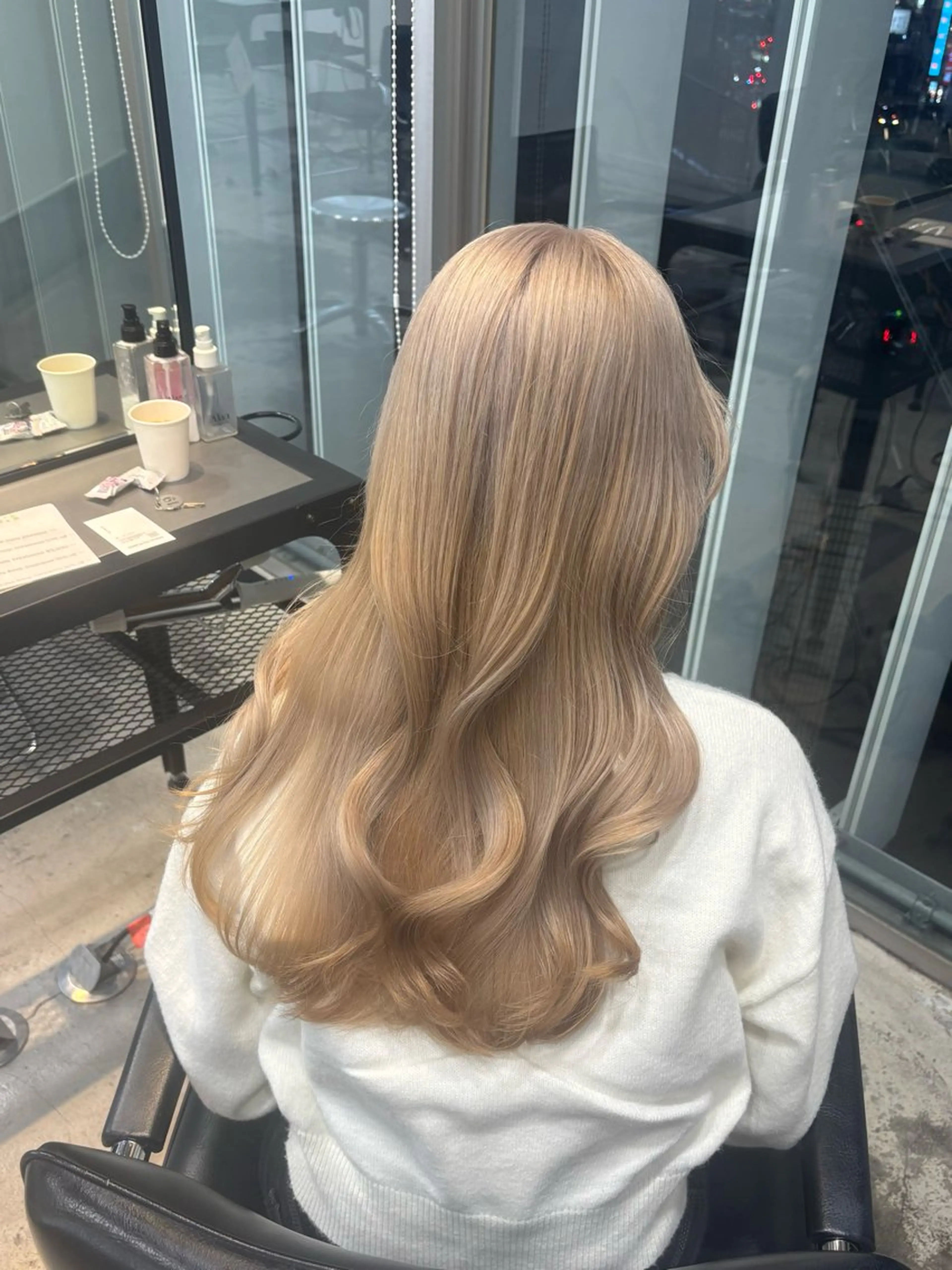 ロング カラー ブリーチ ヘアカラー レイヤー sala 推しカラー職人🎀のヘアスタイル