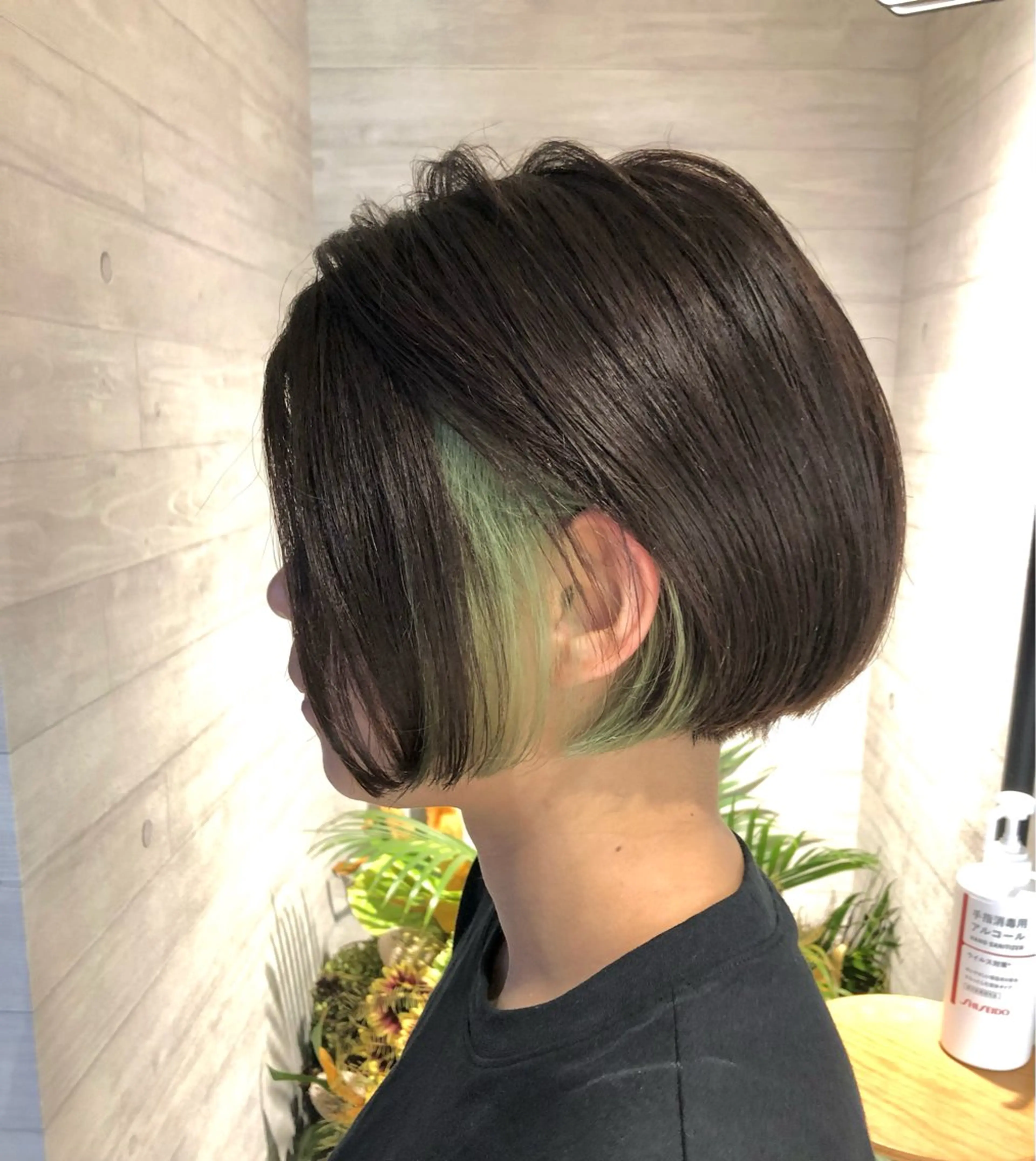 ショート カラー ブリーチ インナーカラー 西川 賢一のヘアスタイル