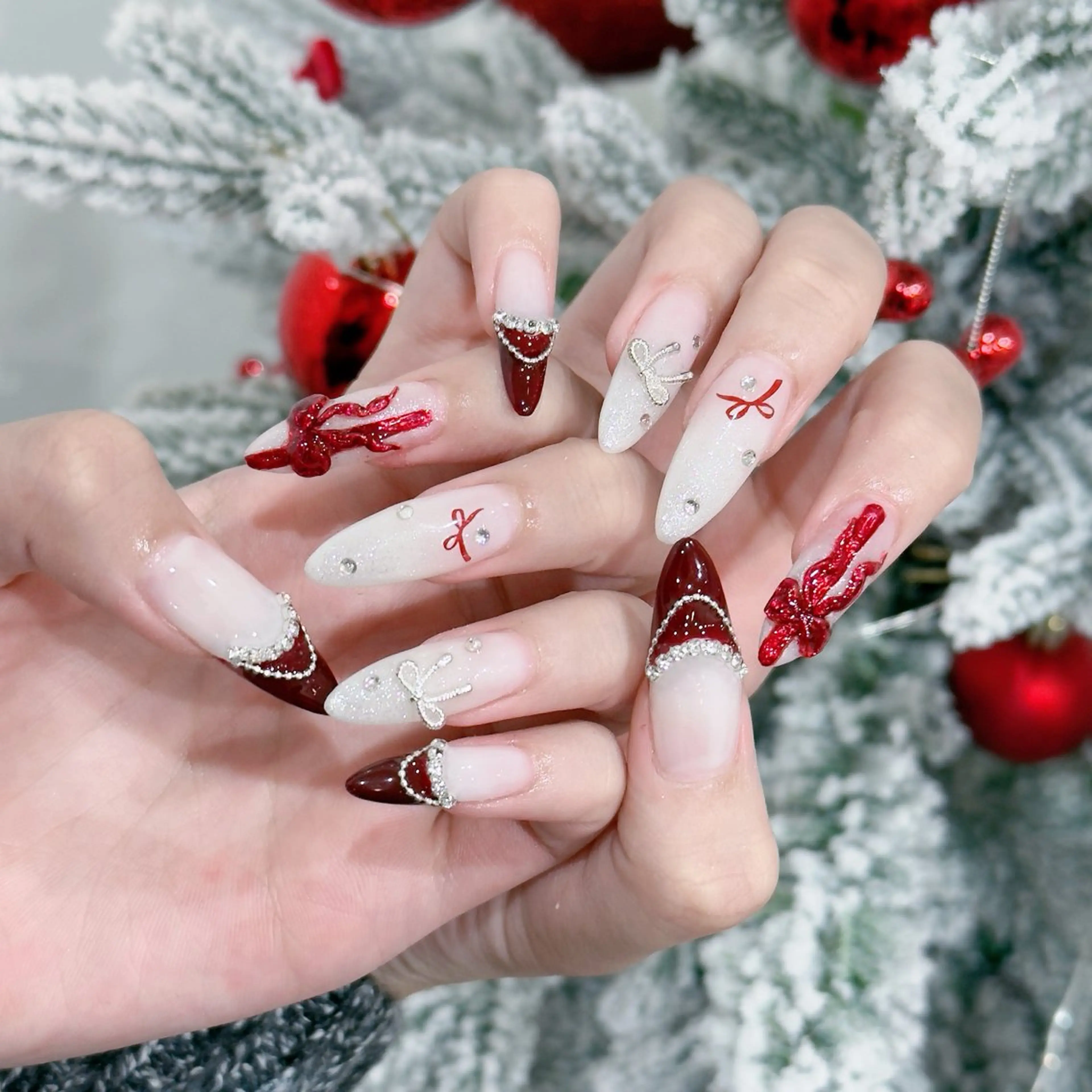 ネイル オーロラネイル ブルー チークネイル 長さ出し フットネイル ハンドネイル チップ長さ出し 専門店のネイルデザイン