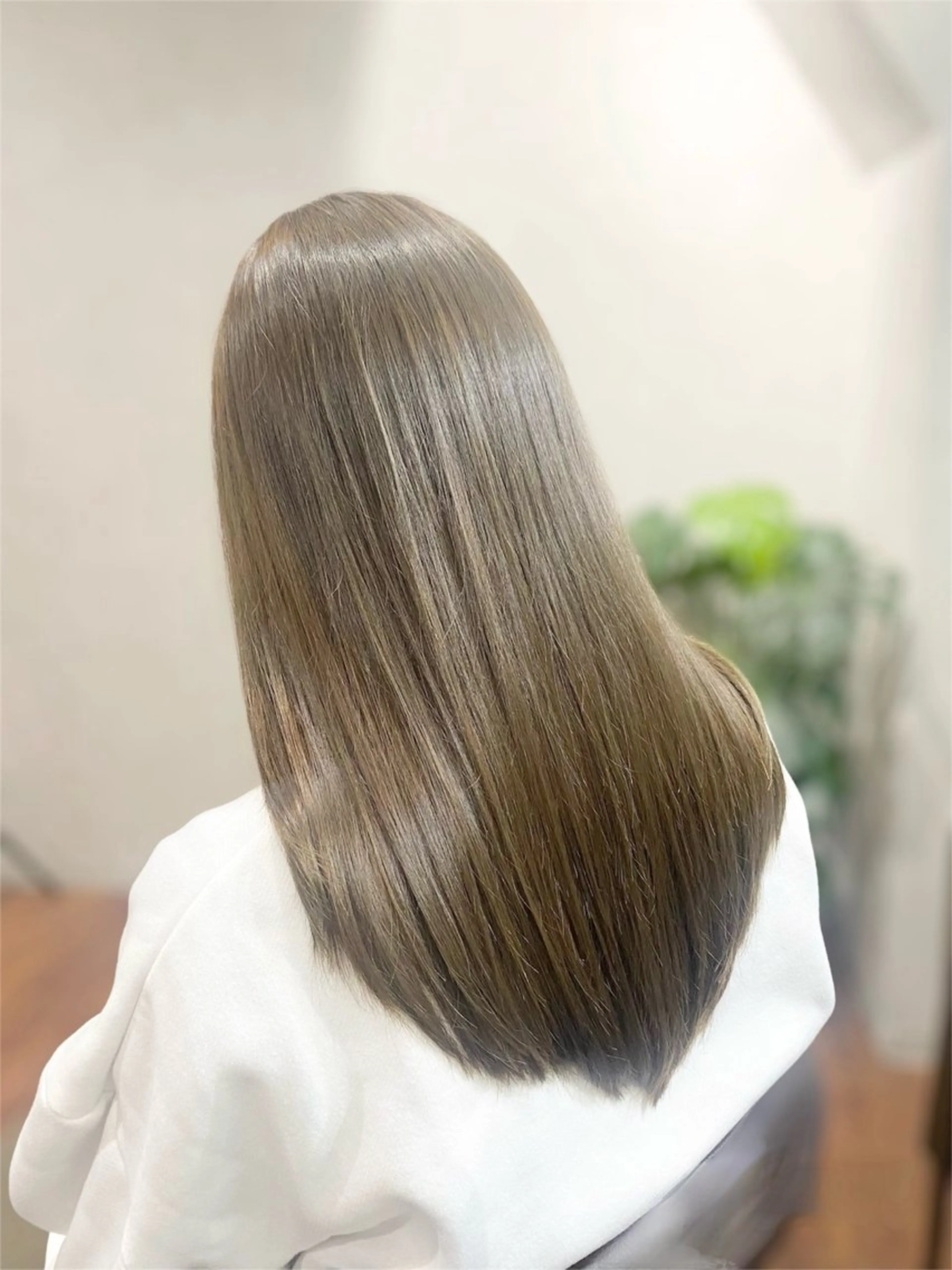 ロング カット ヘアカラー トリートメント ＳＨＩ ＺＵのヘアスタイル