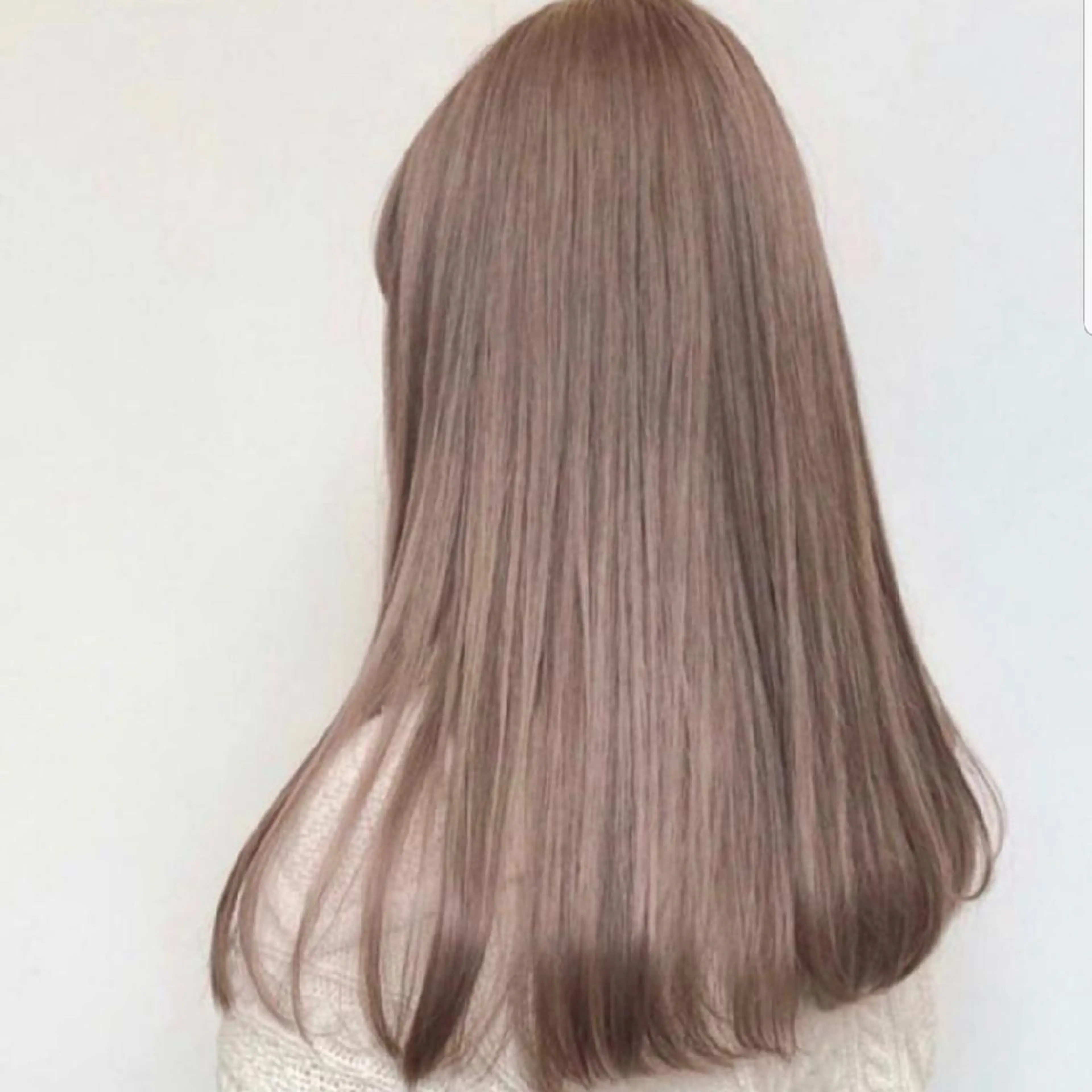 ミディアム カラー カット 縮毛矯正 トリートメント 艶髪／オリーブ系／ 肌が綺麗に見えるお色のヘアスタイル