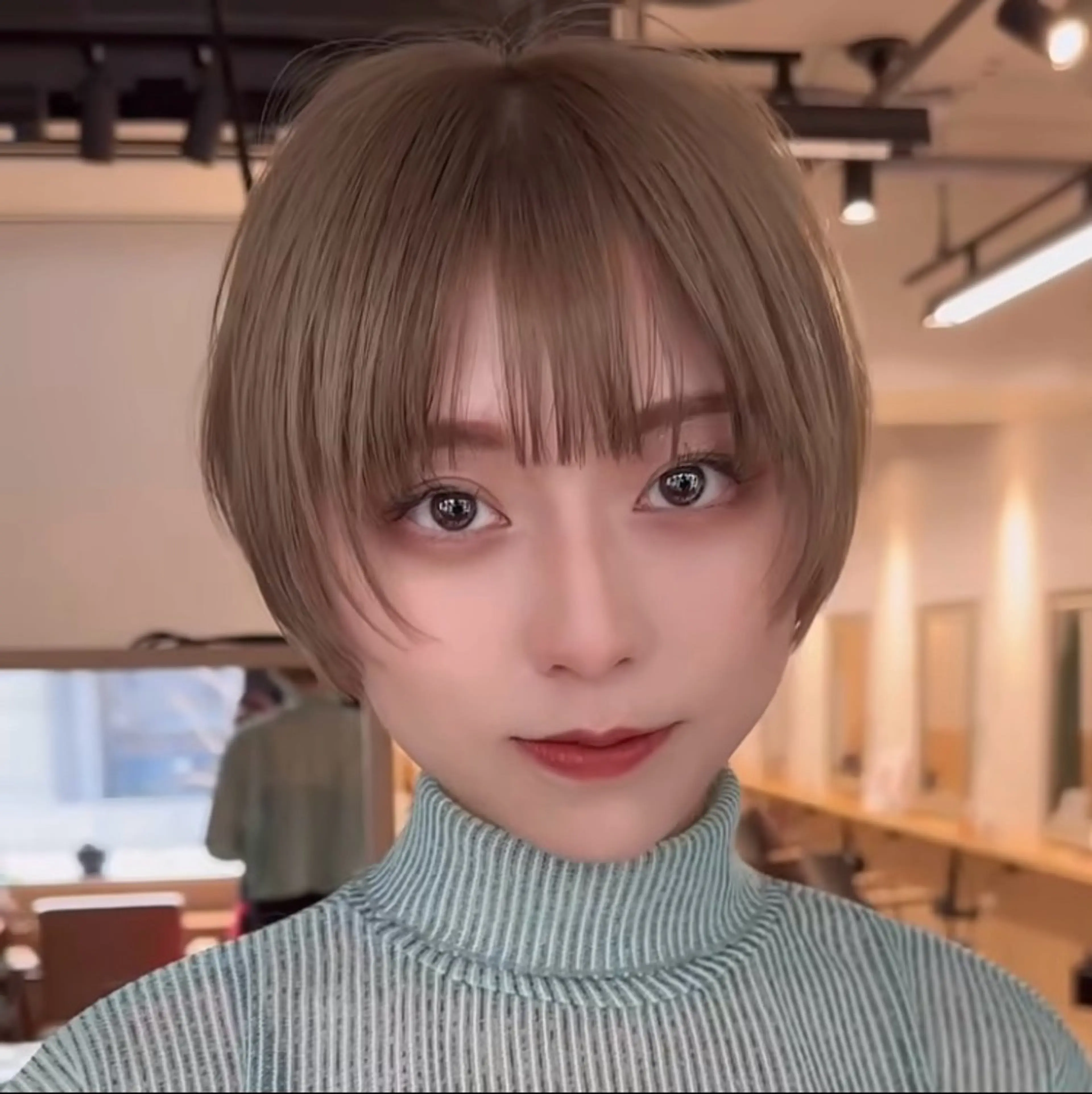 ショート 顔周りカット レイヤーカット 新店舗の準備中😴 松原 寿花のヘアスタイル