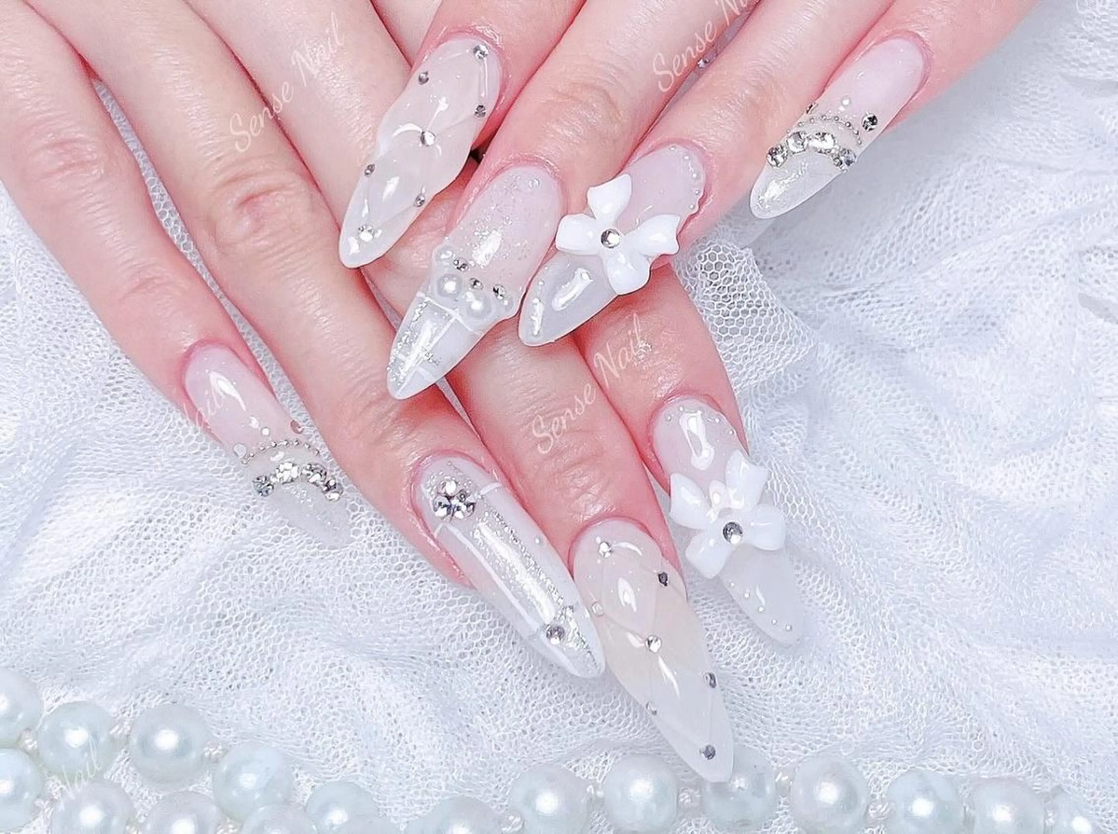 ネイル ハンドネイル ハンドケア Queening 🦋のネイルデザイン