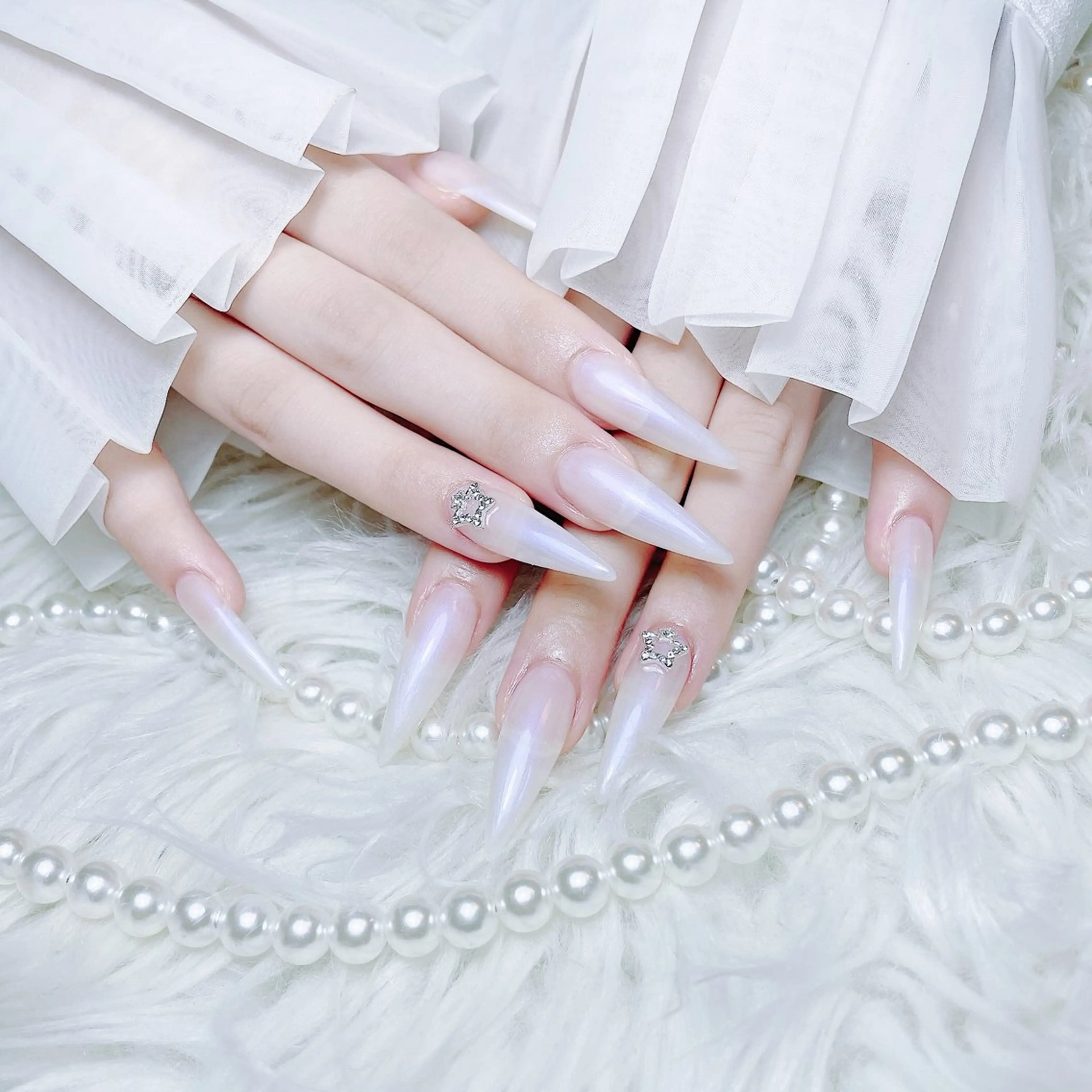 ネイル チークネイル 長さ出し フラワーネイル フレンチネイル ガーリー NEW NAIL 池袋のネイルデザイン