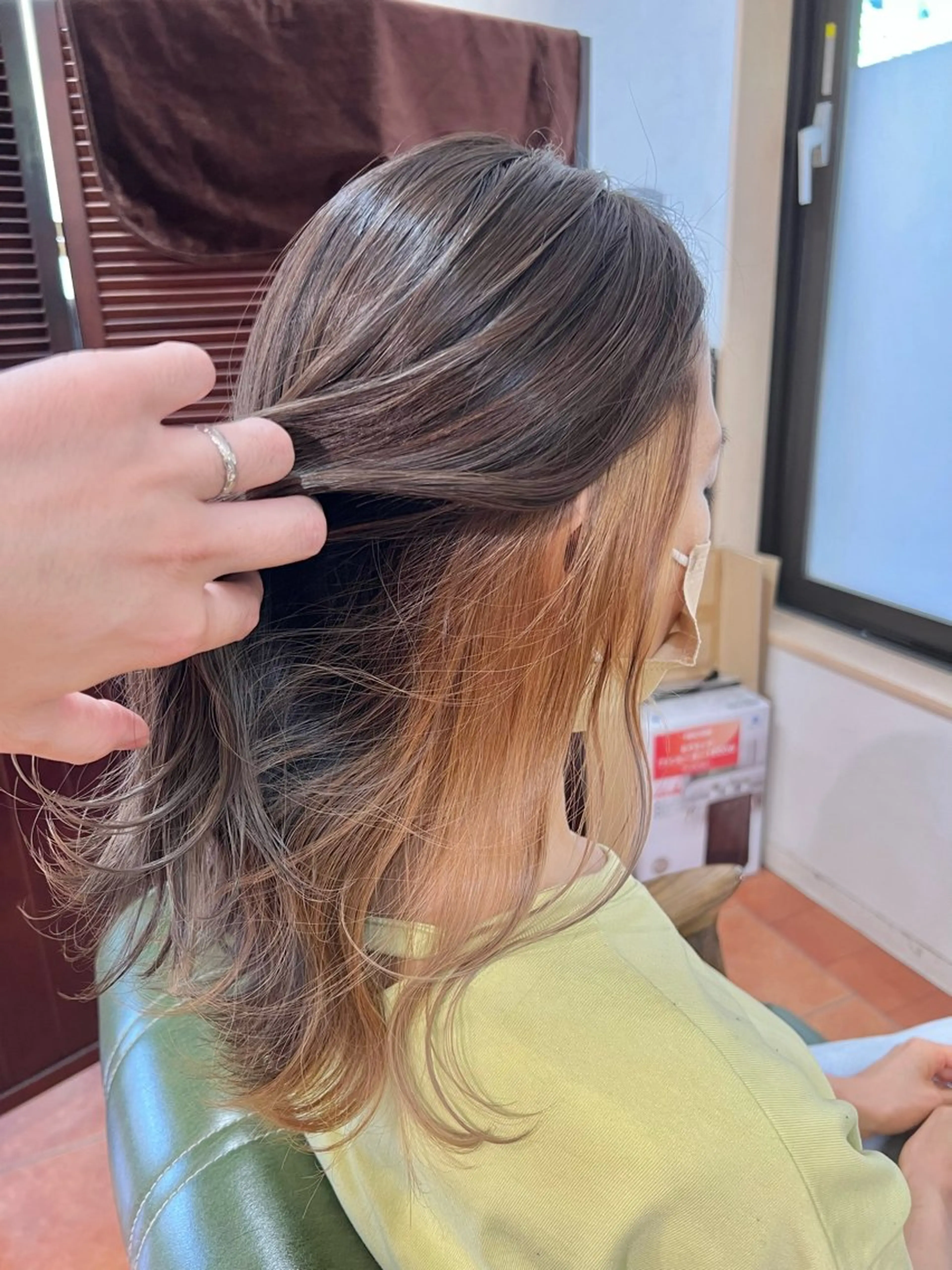 セミロング カラー ヘアカラー トリートメント 石井 佑樹のヘアスタイル