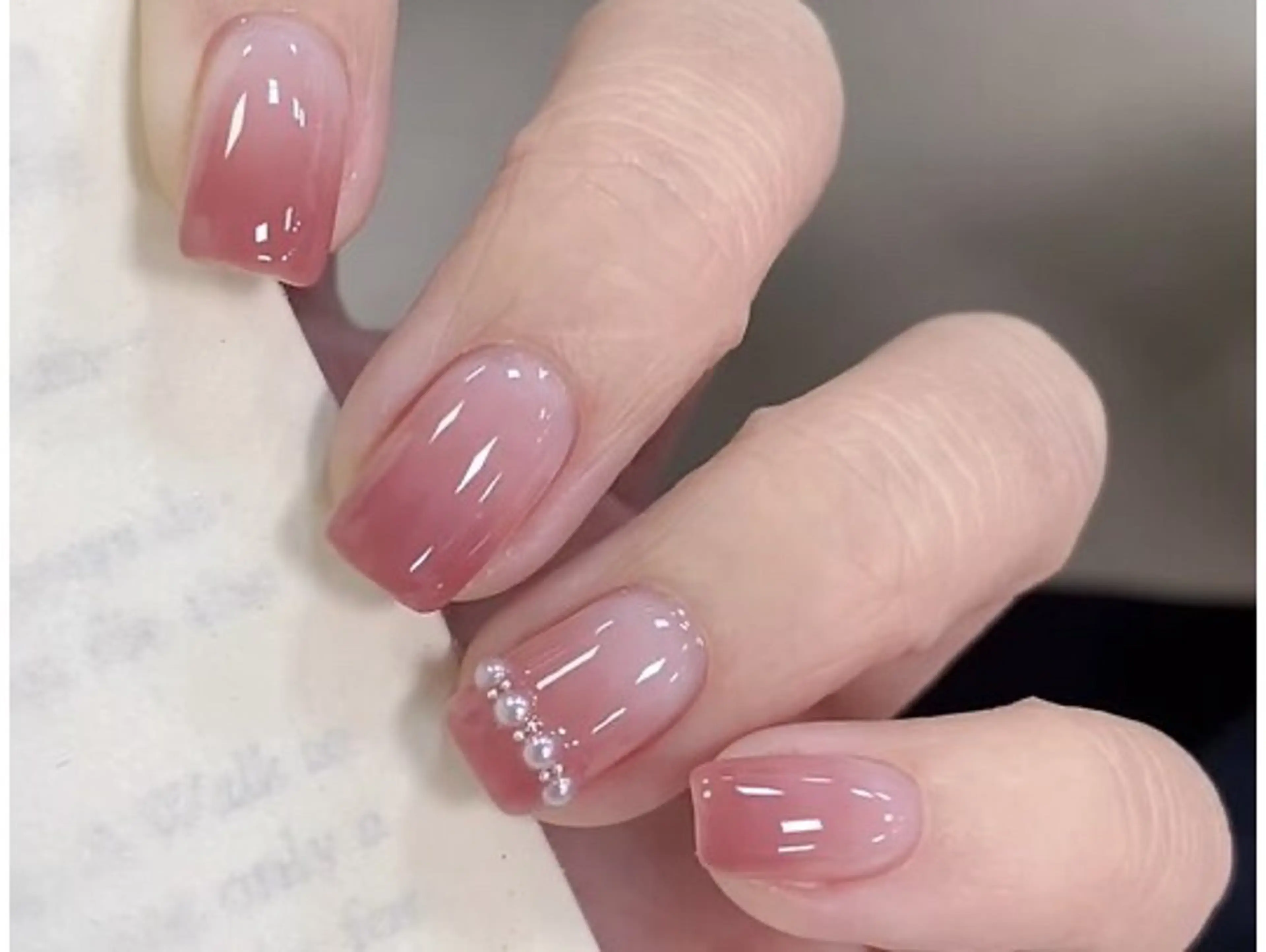 ネイル グラデーション キラキラネイル 韓国ネイル オフィスネイル シンプルネイル Anela 池袋 💅yuriのネイルデザイン