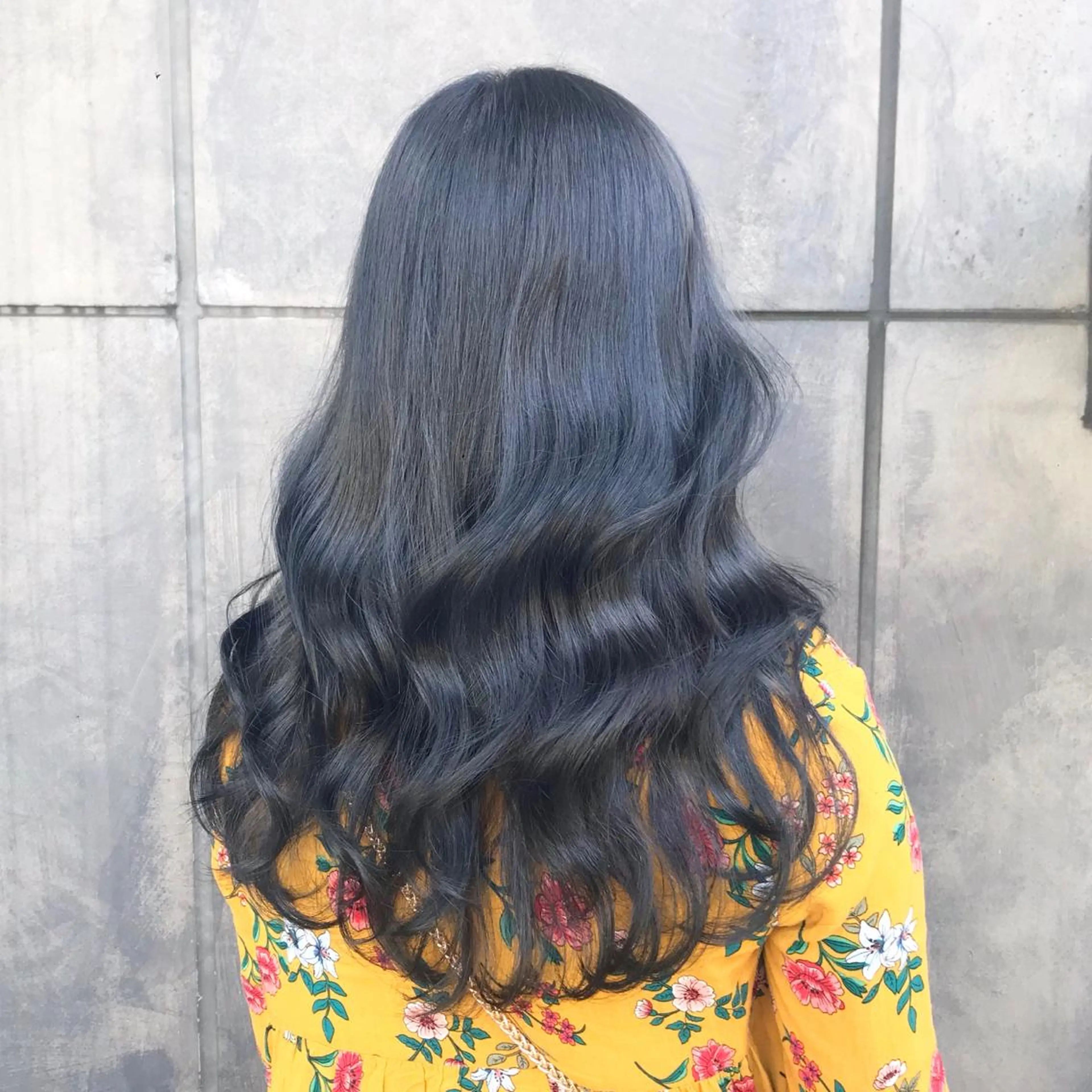 ロング カラー 黒髪 ブルーカラー ブルーブラック ヨシンモリ ムルギョル巻き K-POP好き美容師 🇰🇷Kai.Yのヘアスタイル