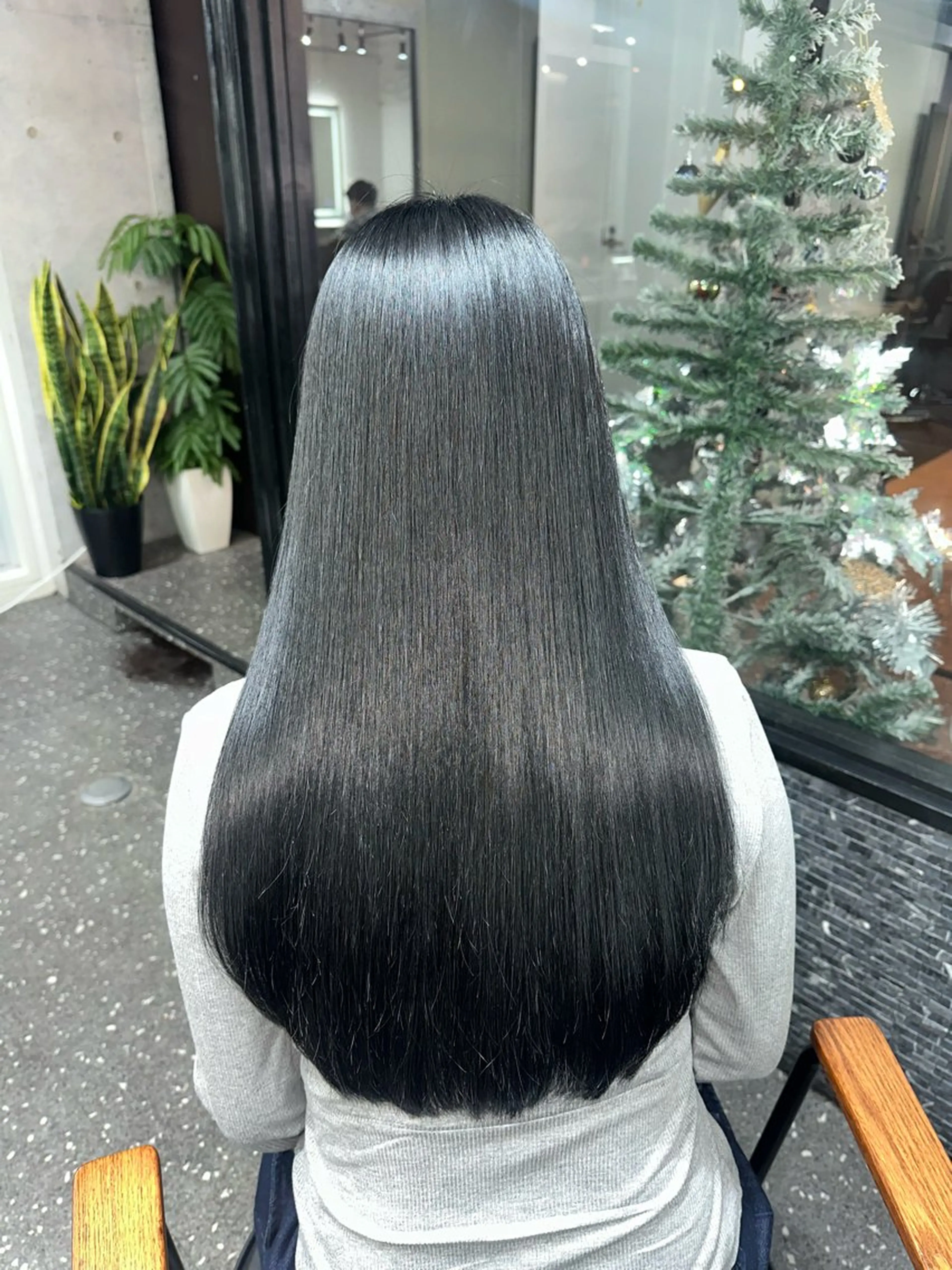 【3月限定クーポン】💜🤍💜カット+縮毛矯正+カラー+オージュア4STEPトリートメント💜🤍💜の写真