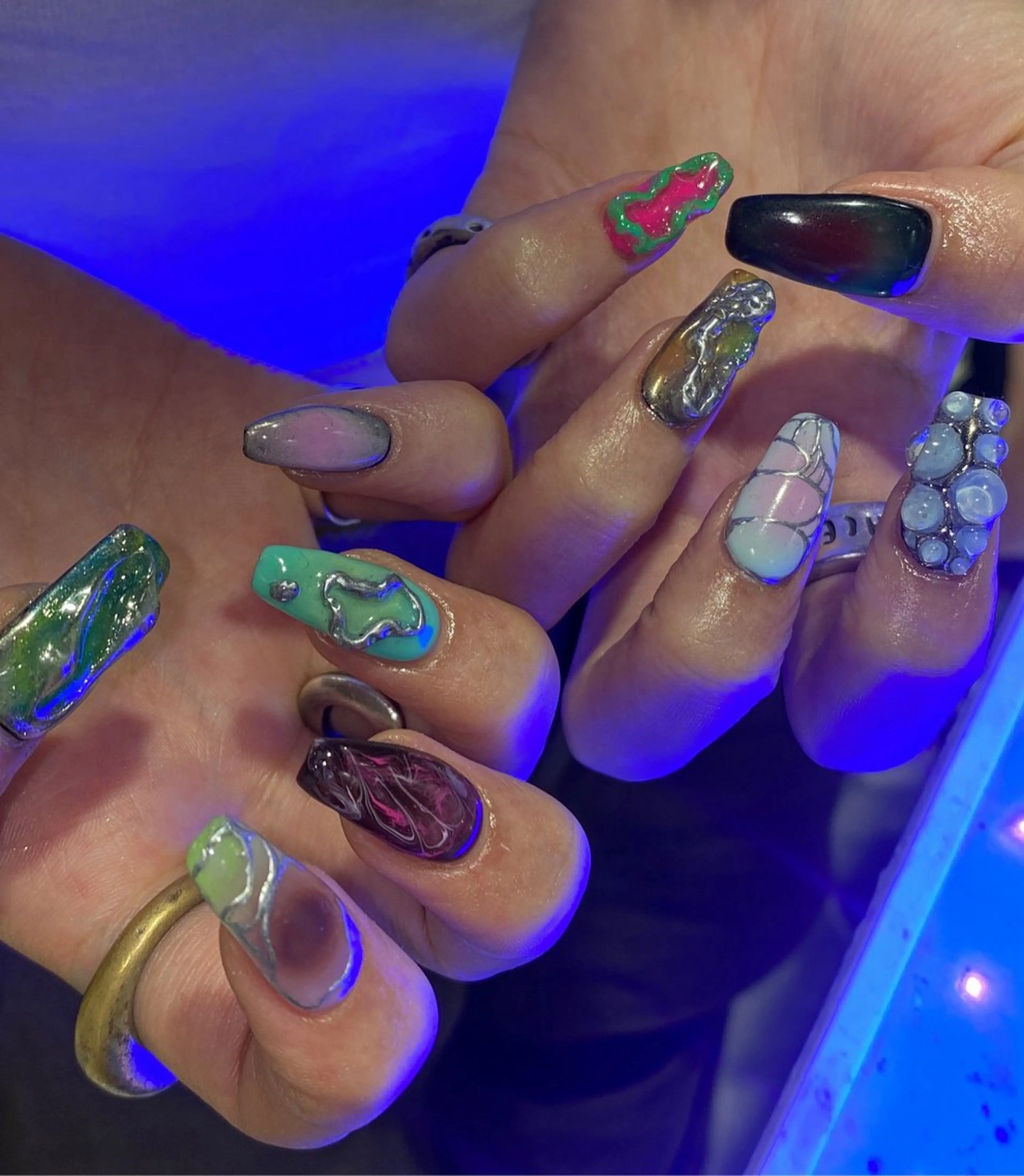 ネイル Shiori･:* 💫のネイルデザイン