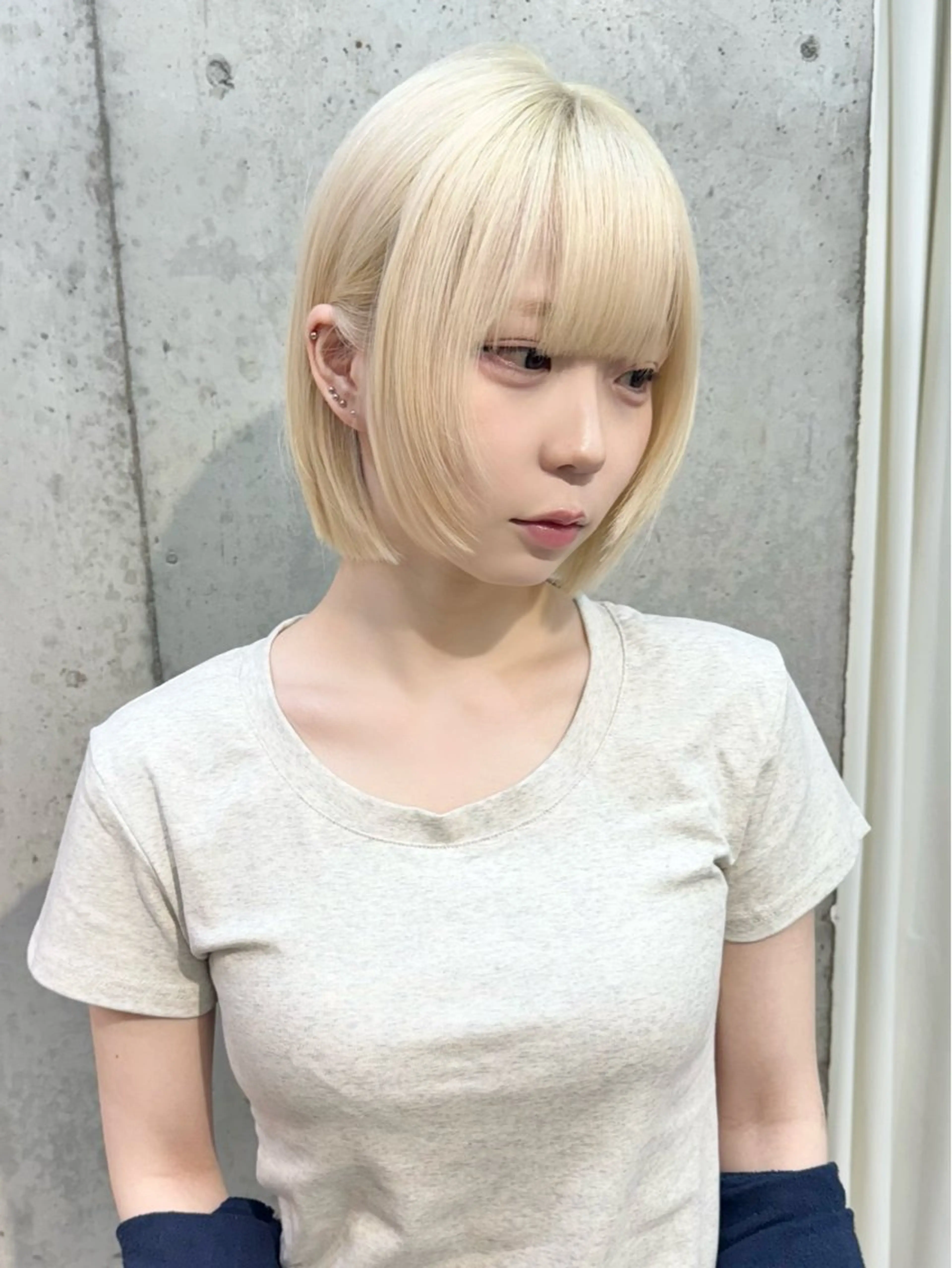 ショート カラー ボブレイヤー ブロンド ボブ レイヤーカット カット ヘアカラー トリートメント lani ブリーチ /ダブルカラーのヘアスタイル