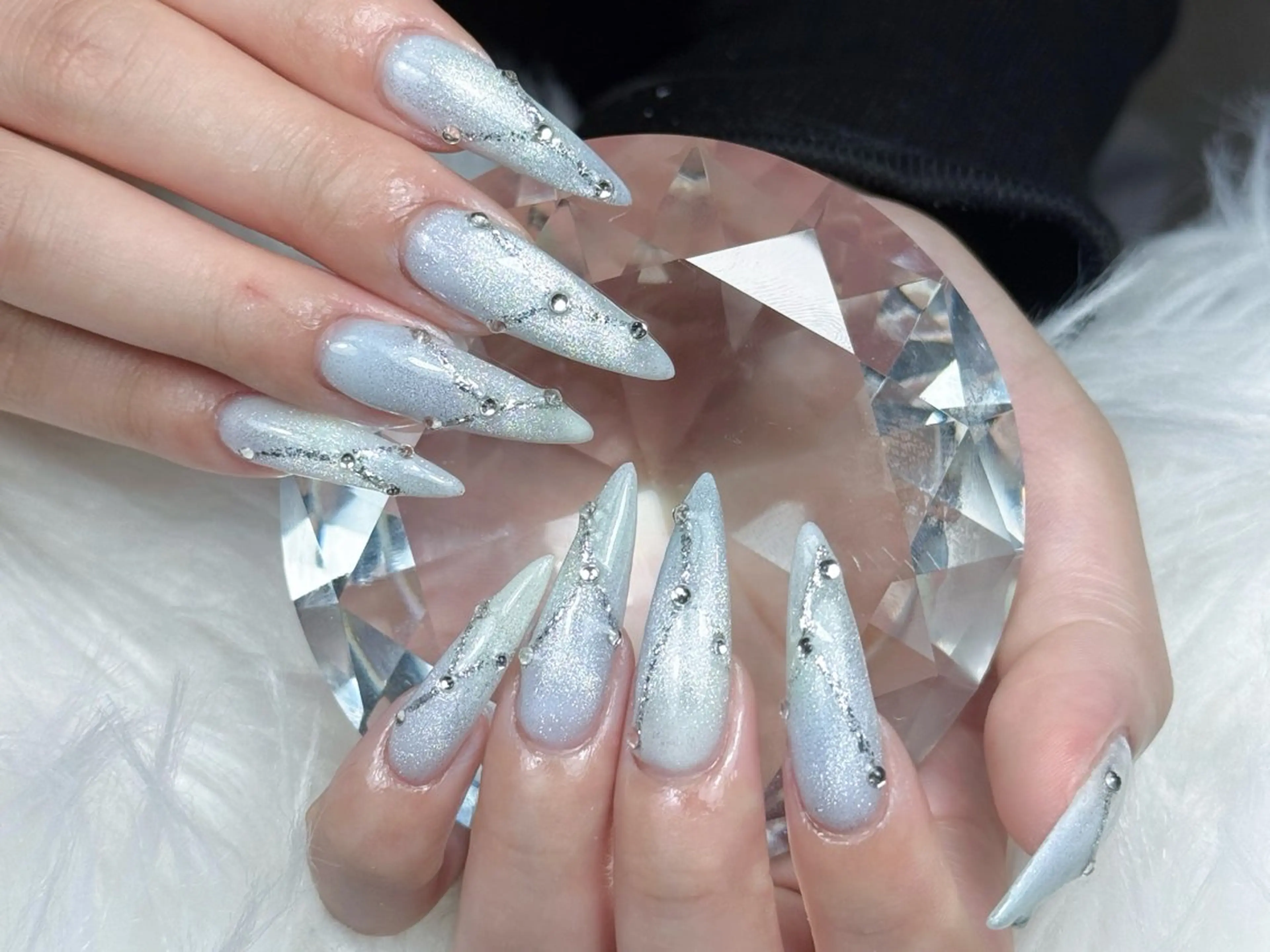 ネイル オーロラネイル ボルドー ブラウン 氷ネイル・うるうるネイル キラキラネイル Julli ジュリのネイルデザイン