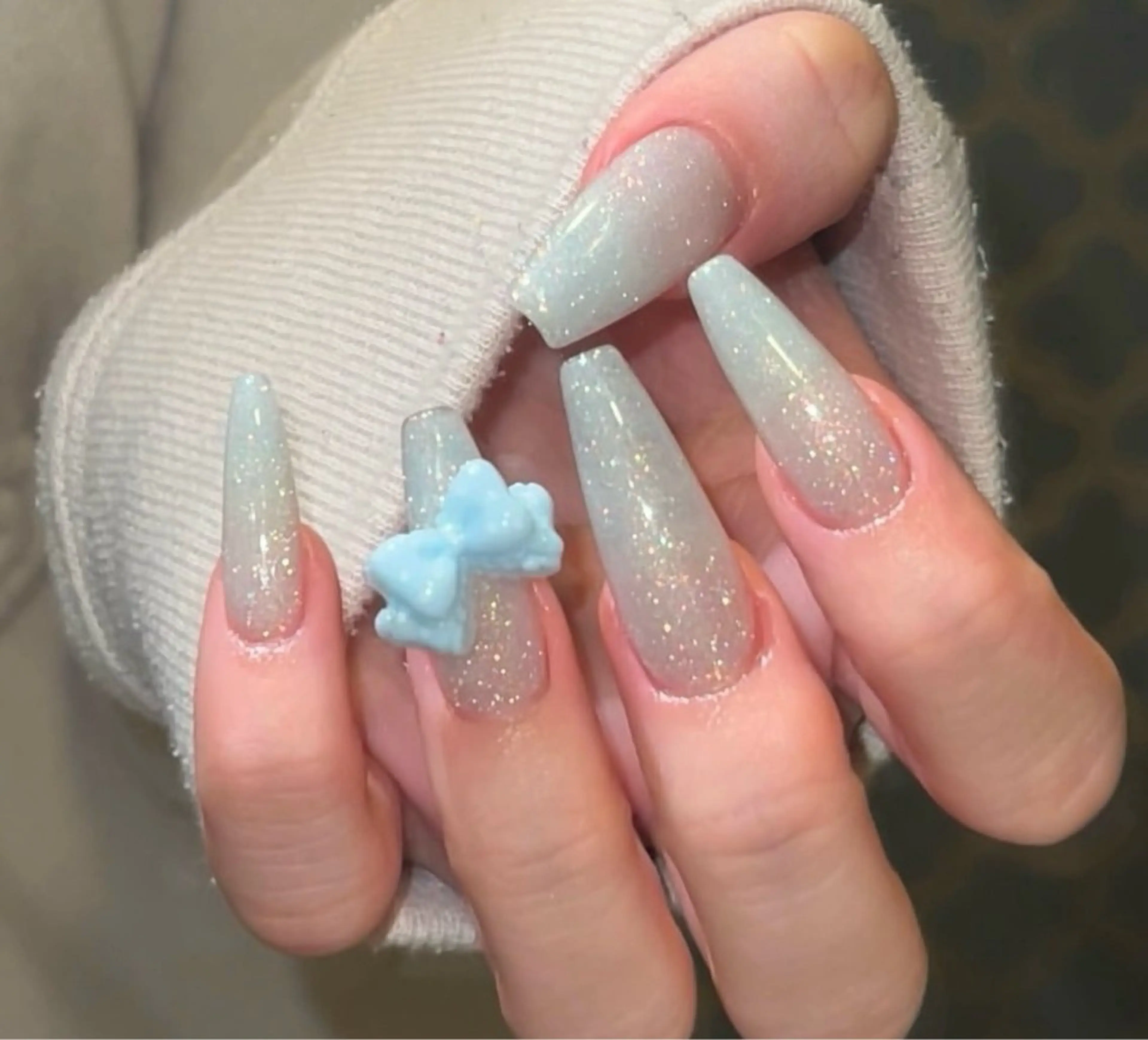 ネイル グラデーション キラキラネイル ワンカラーネイル 冬ネイル Jenn Nail Salonのネイルデザイン