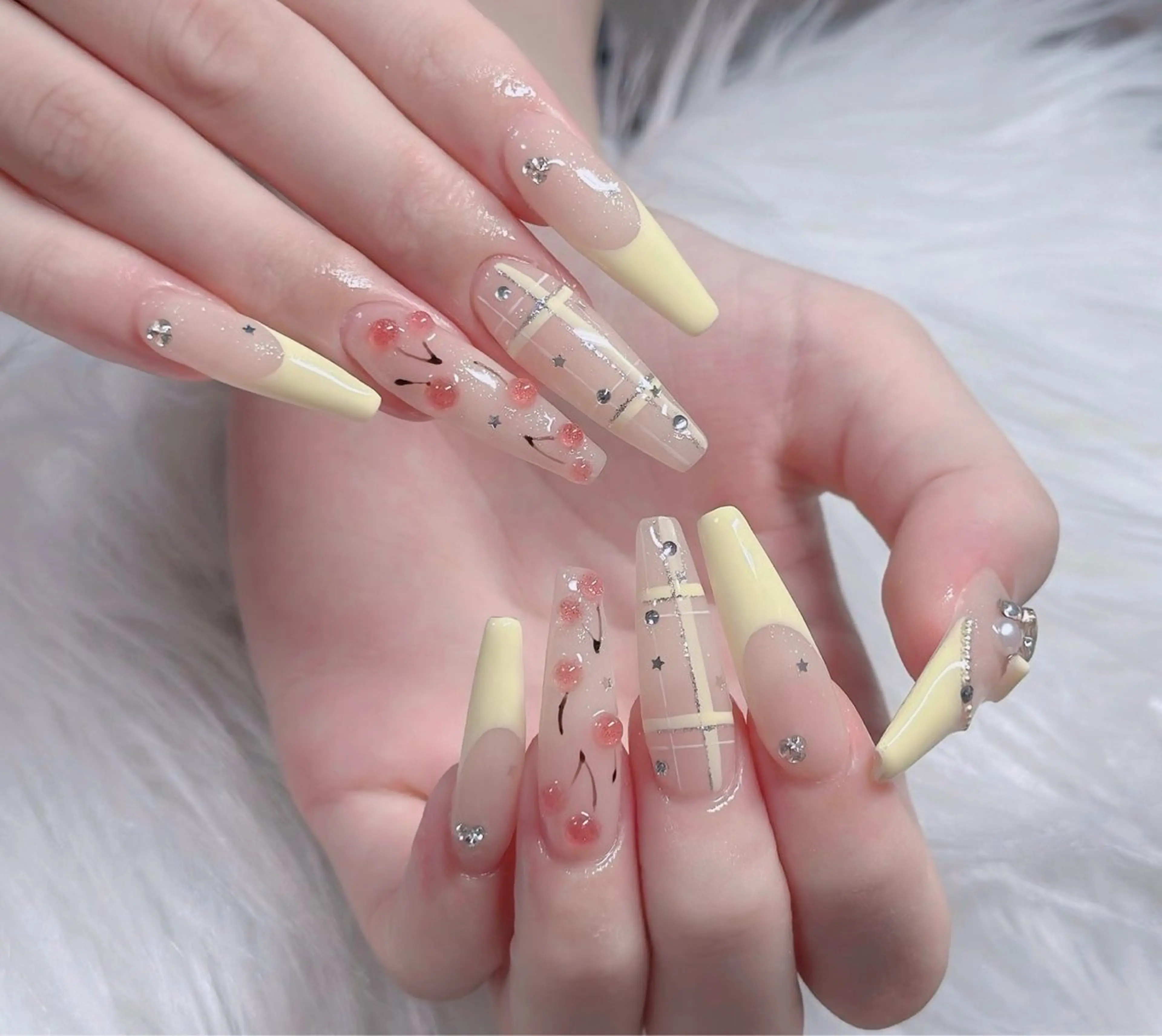 ネイル アートネイル ボルドー フレンチネイル ジェルネイル 氷ネイル・うるうるネイル ハンドネイル Julie Nailsのネイルデザイン