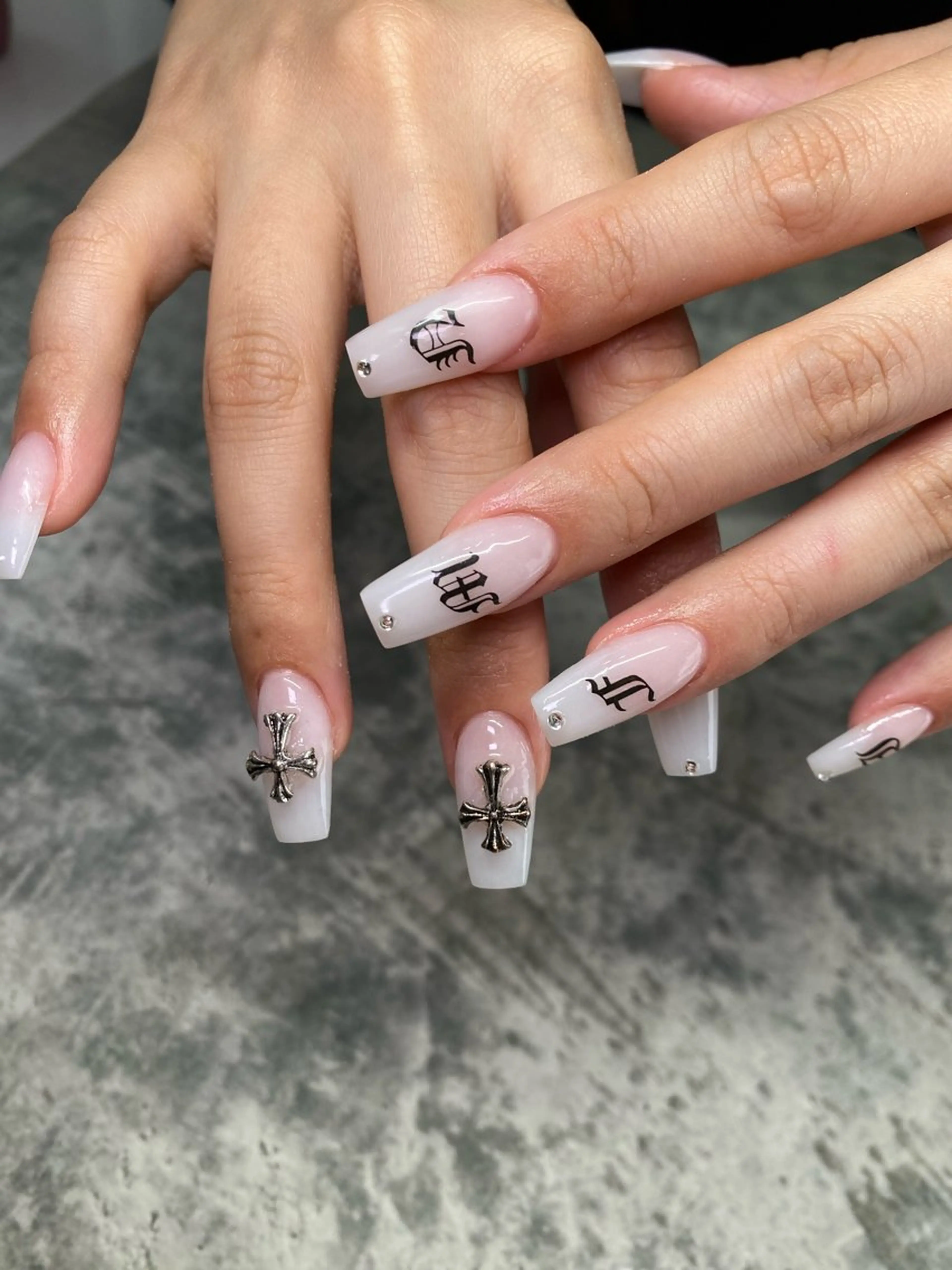 ネイル nes.nail★ AYANOのネイルデザイン