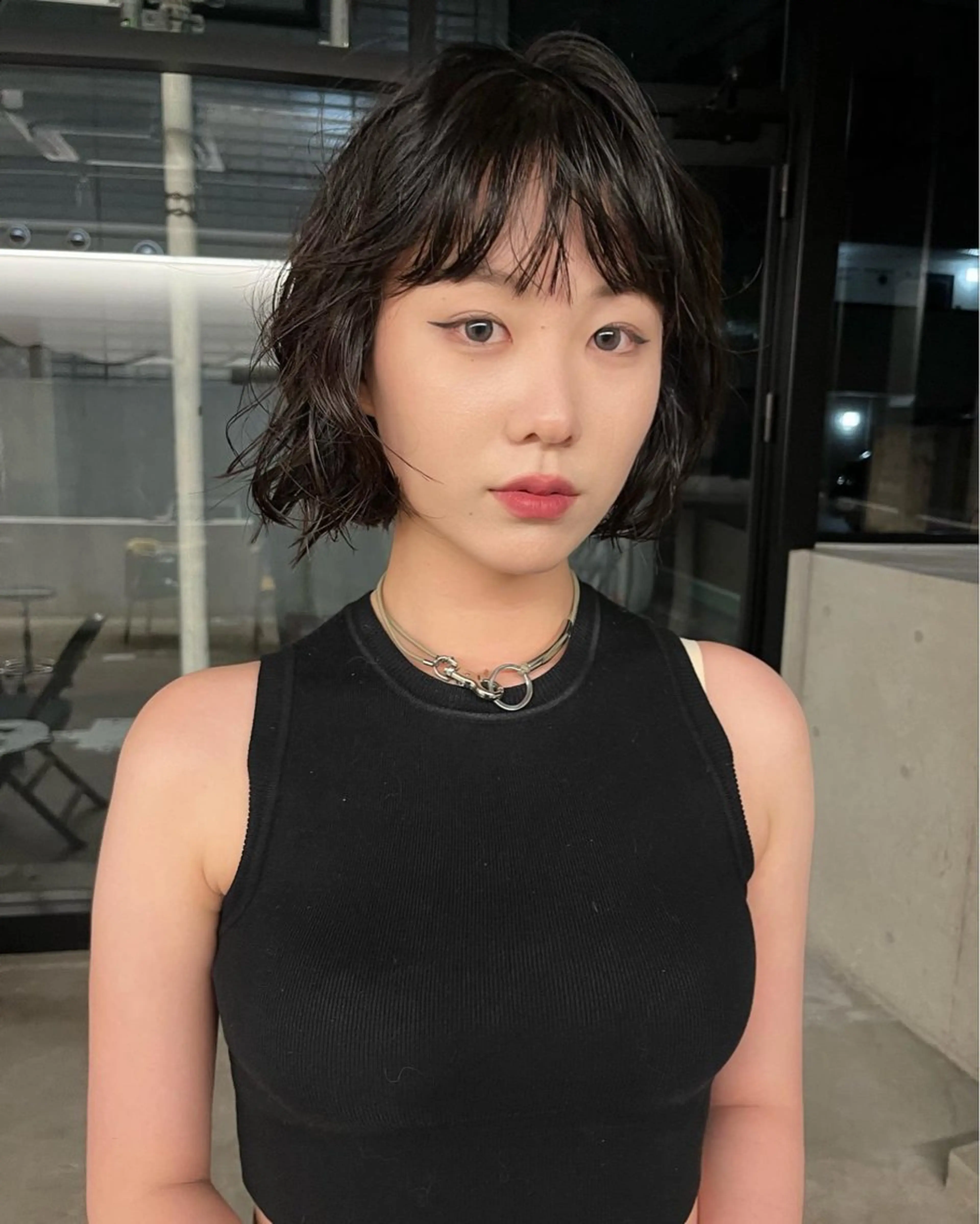 ショート カラー レイヤーカット/ 酸性ストレート梅田のヘアスタイル